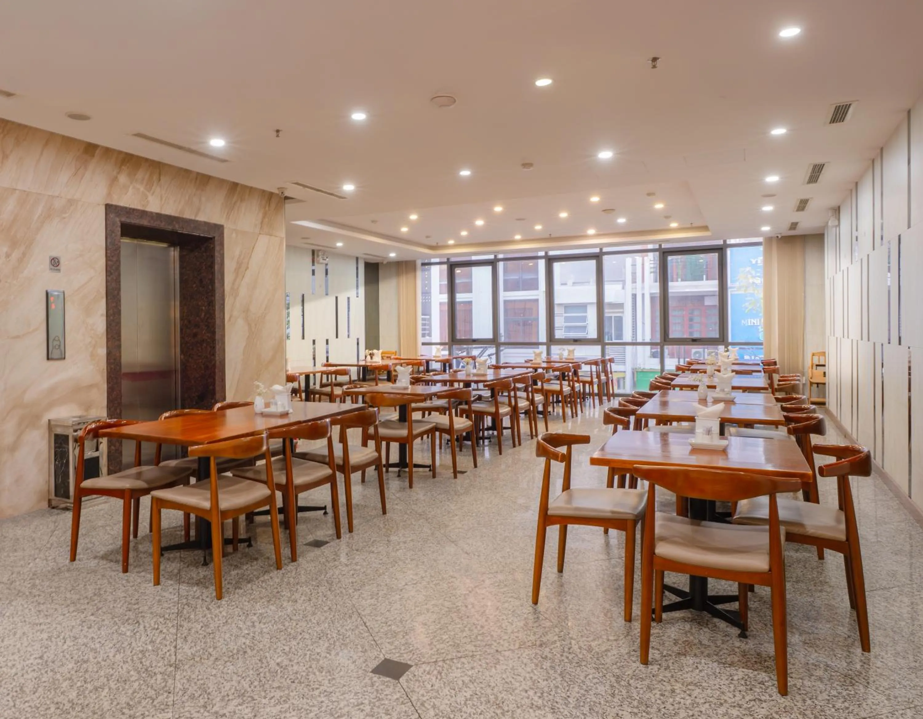 Restaurant/places to eat in Gosia Hotel