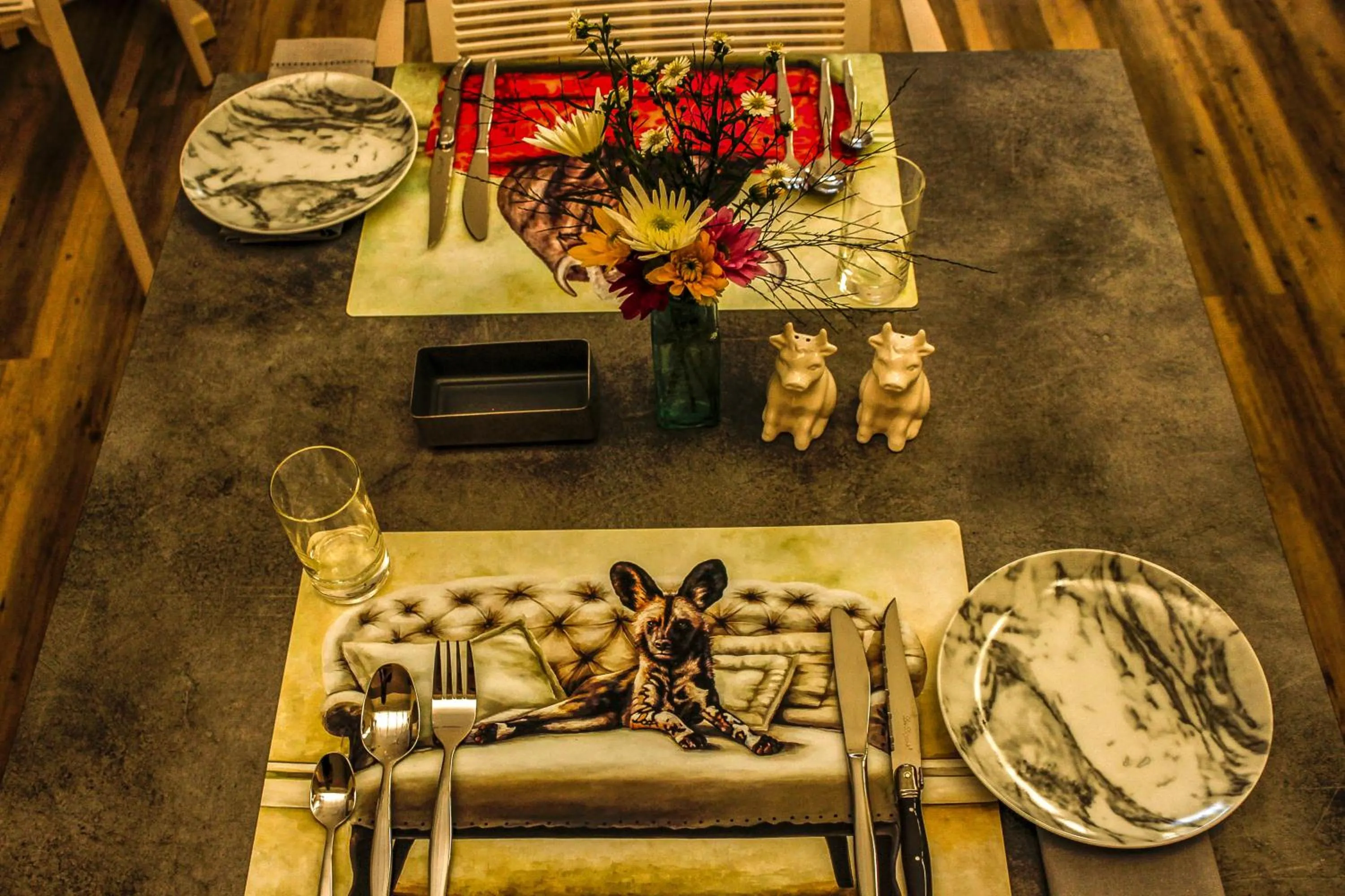 Restaurant/places to eat in Polo Guest House