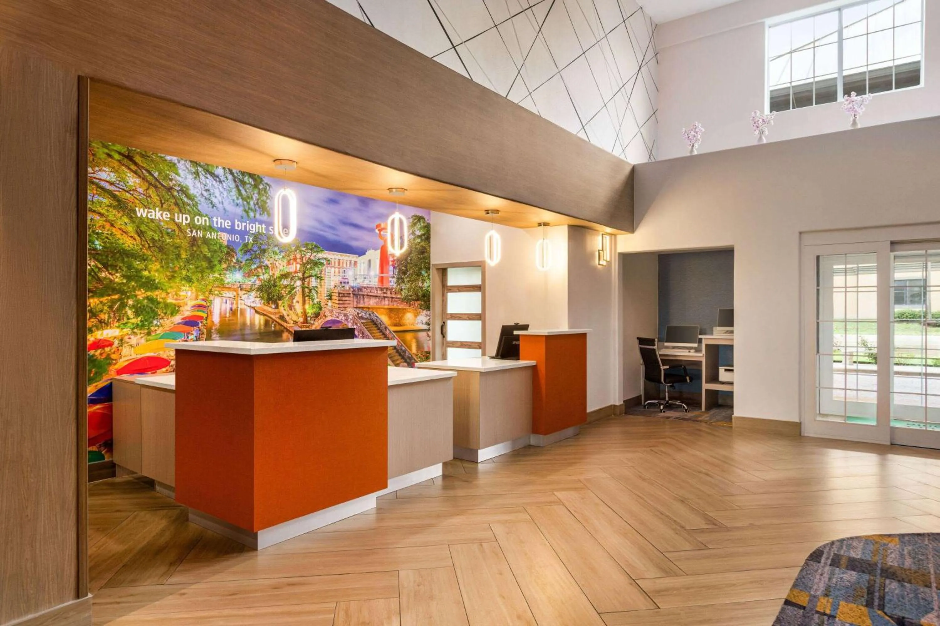 Lobby or reception in La Quinta by Wyndham San Antonio North Stone Oak