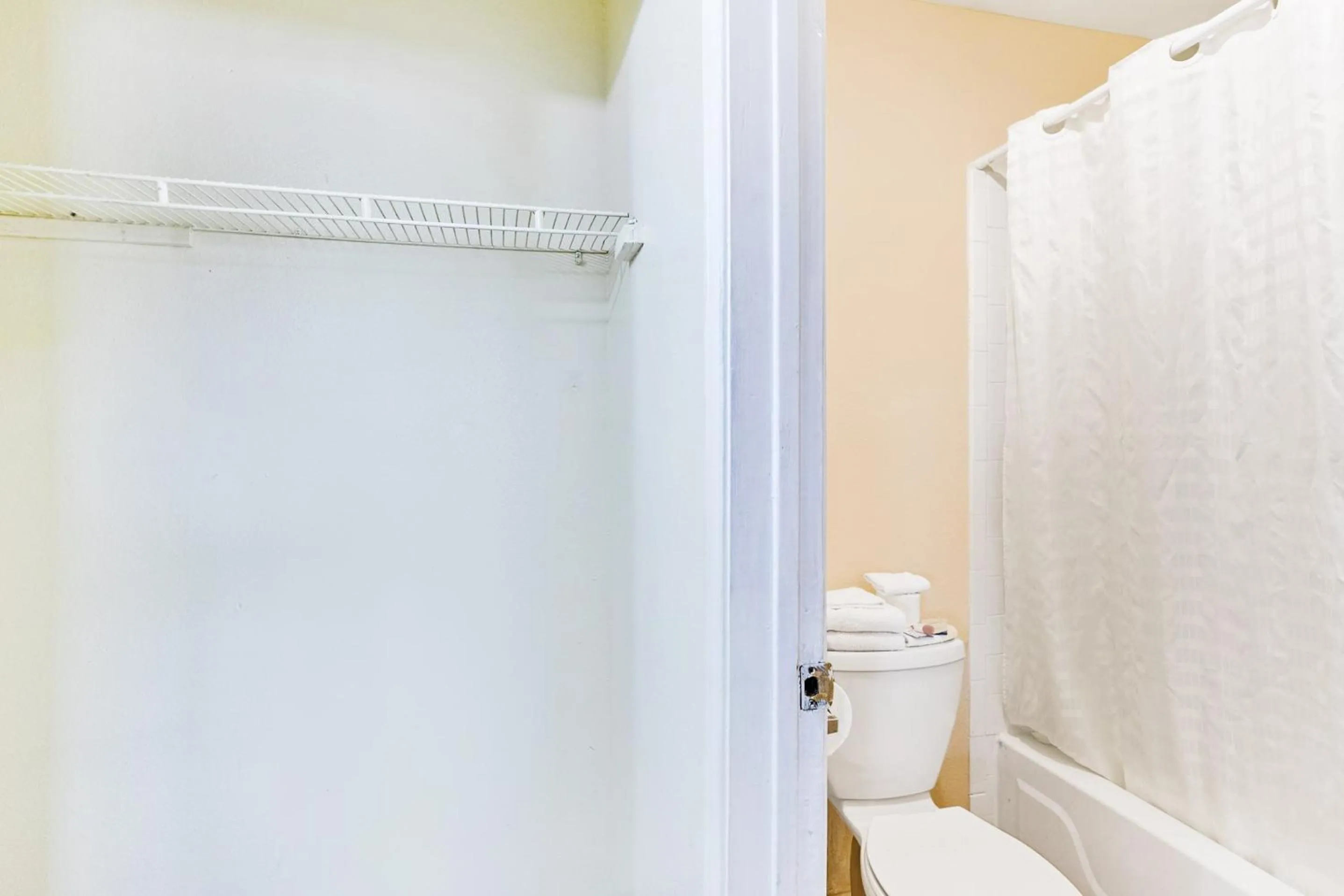 Bathroom in OYO Hotel San Antonio Lackland near Seaworld