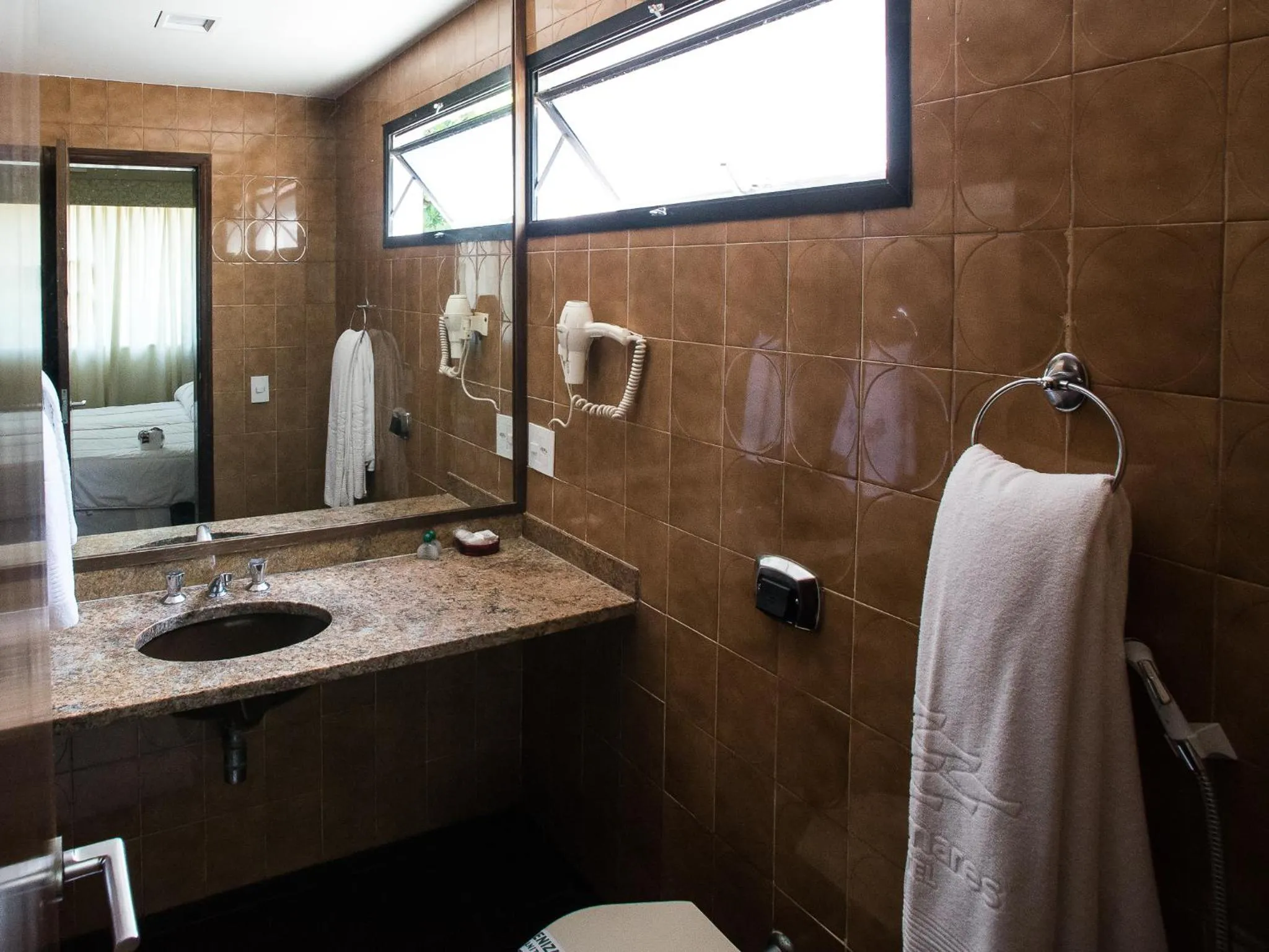Bathroom in Entremares Hotel