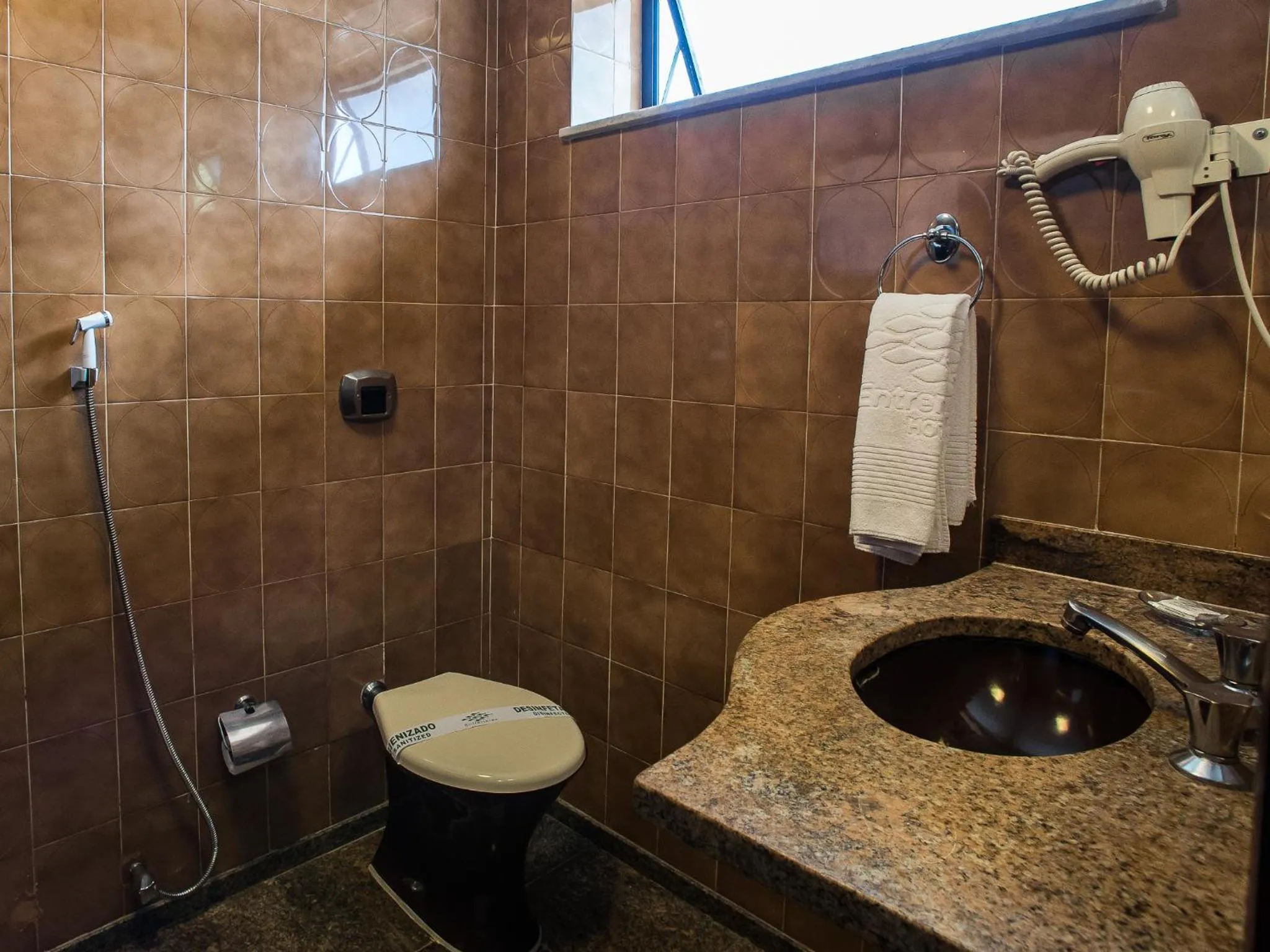 Bathroom in Entremares Hotel