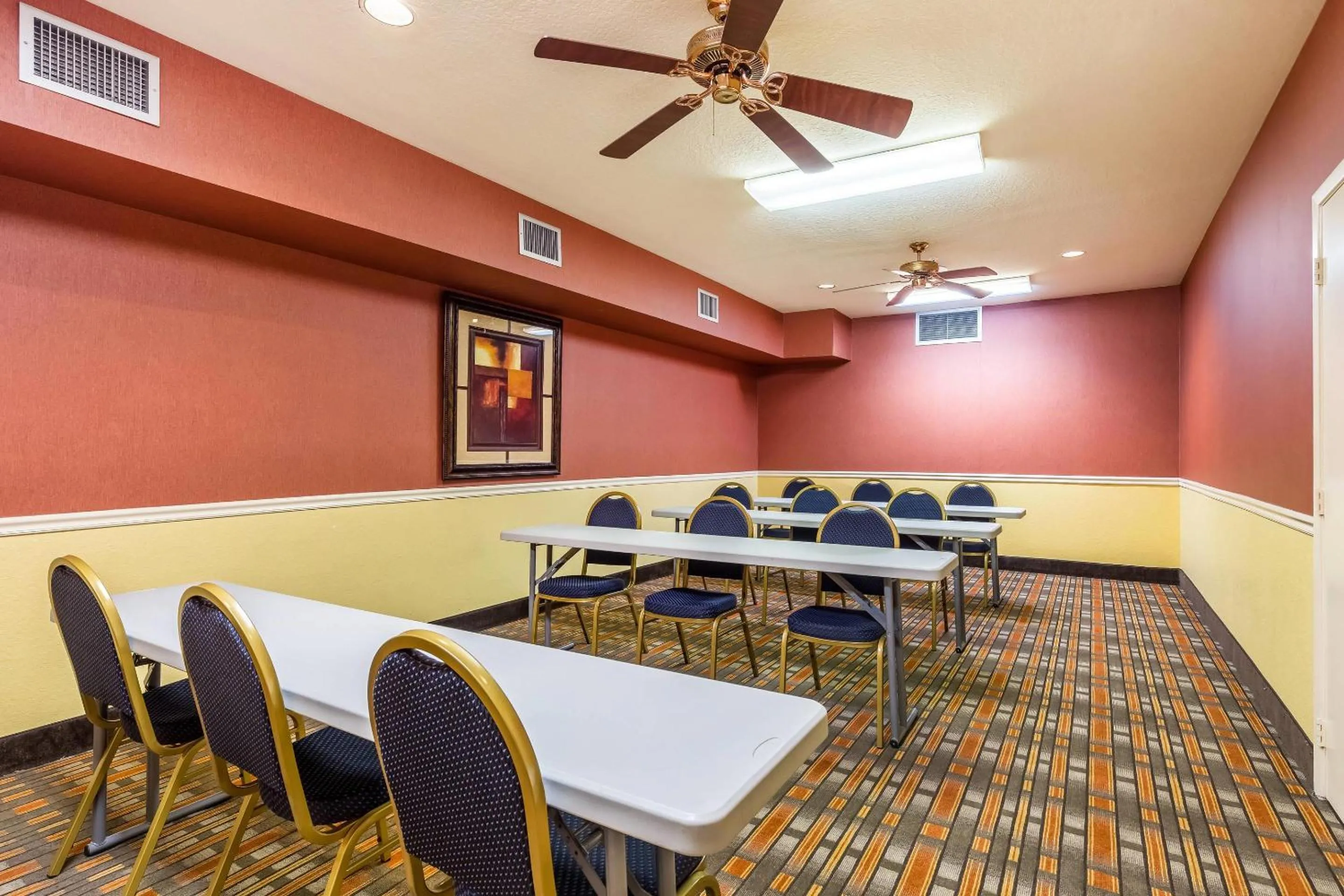 Meeting/conference room in Quality Suites North Houston - Spring