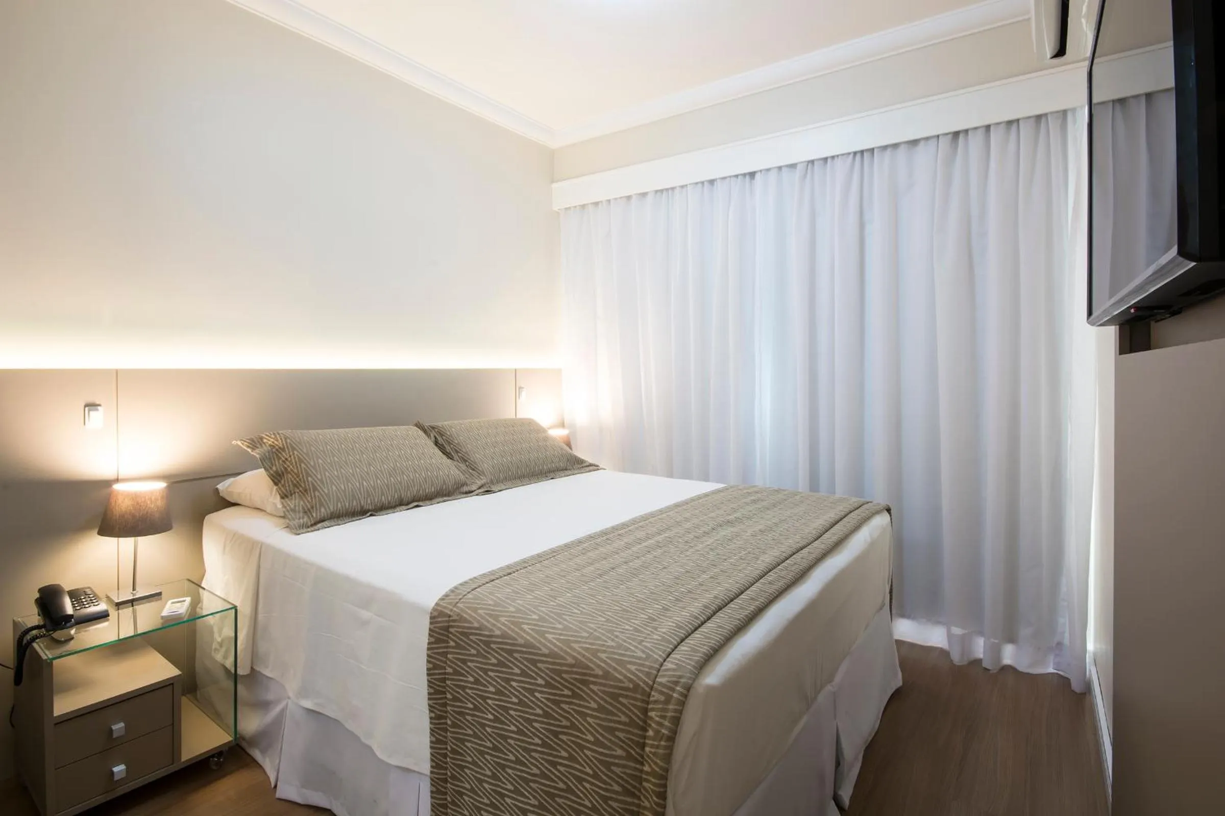 Bedroom, Bed in Tsue The Palace Flats