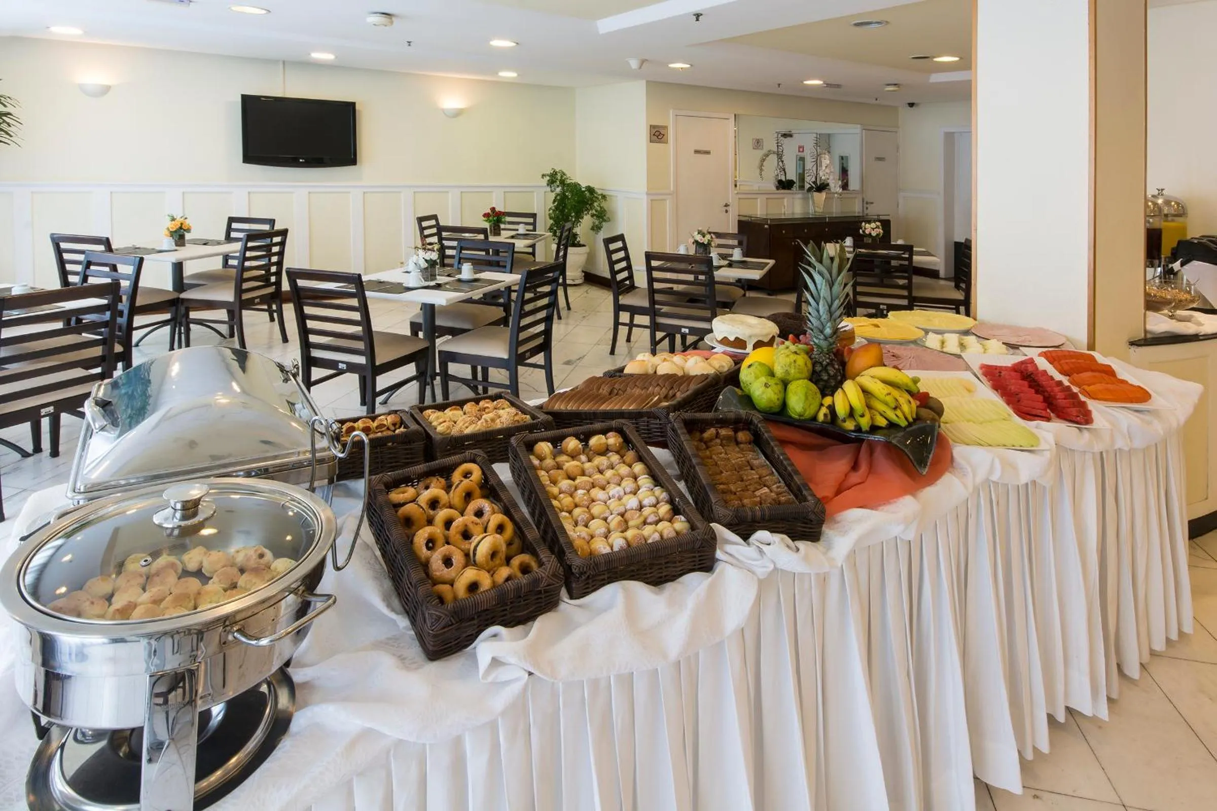 Breakfast in Tsue The Palace Flats