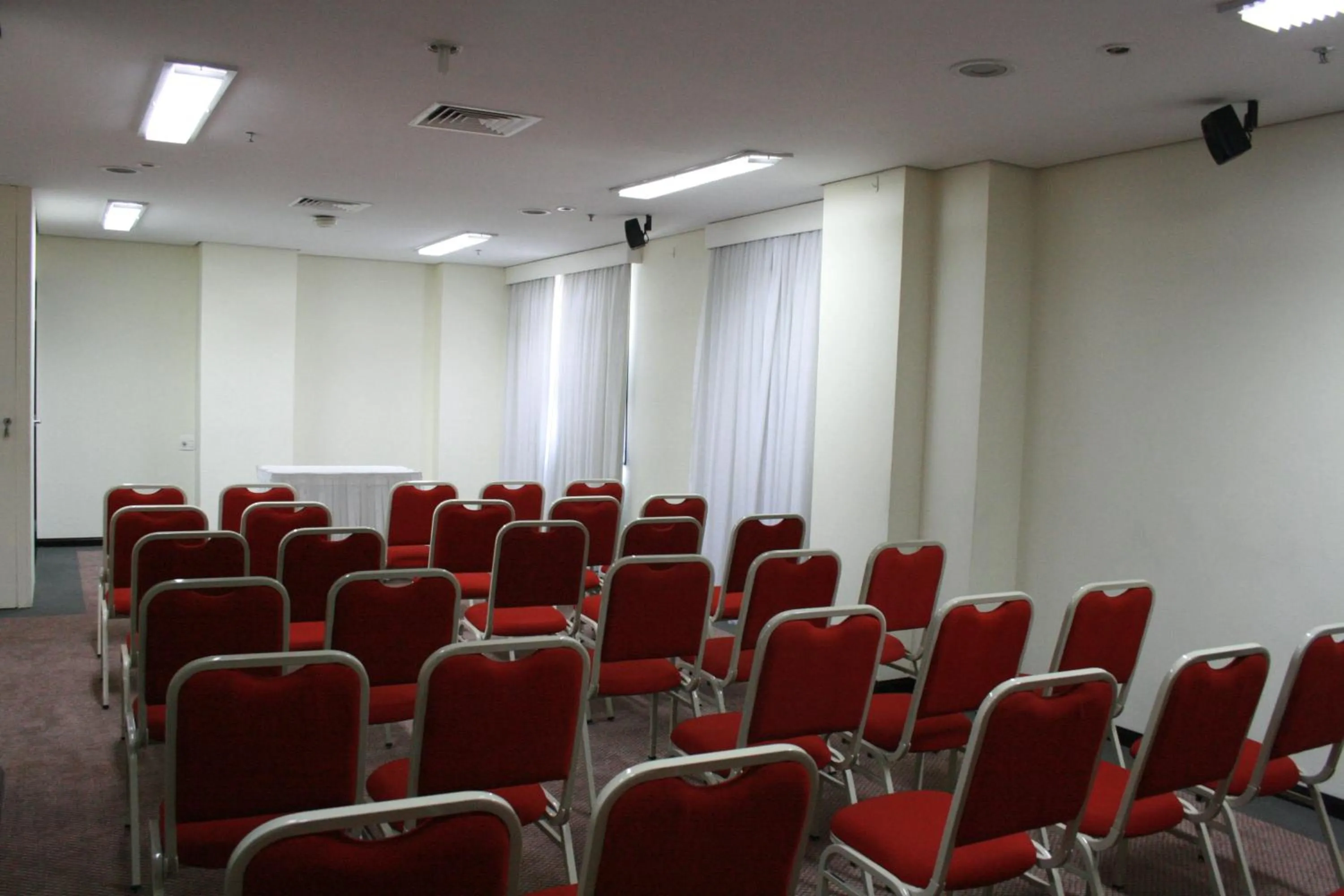 Business facilities in Tsue The Palace Flats