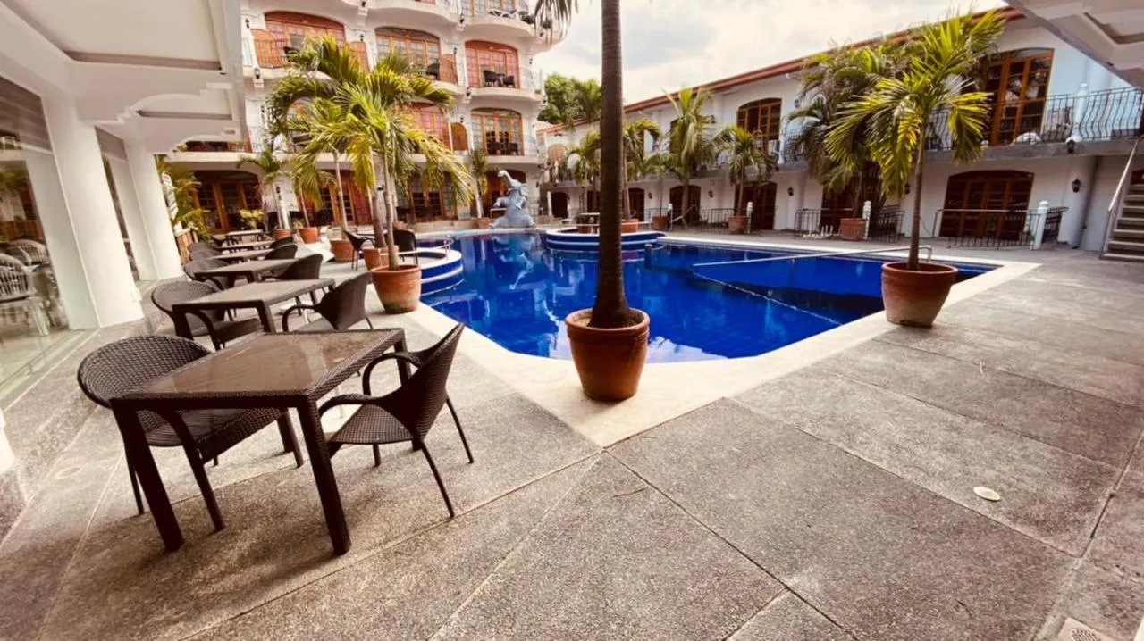 Clarkton Hotel Apartment