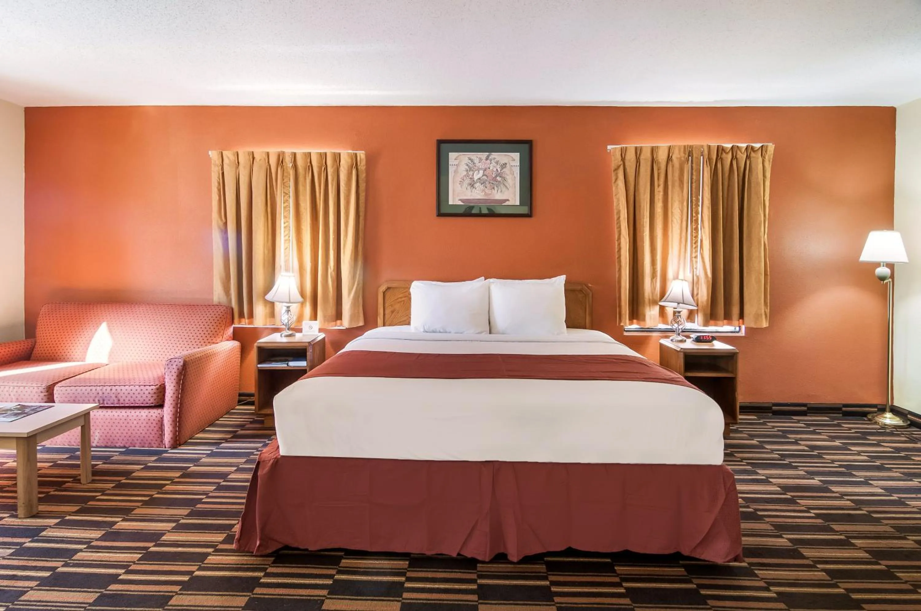 Bed in Red Carpet Inn Newark - Irvington NJ