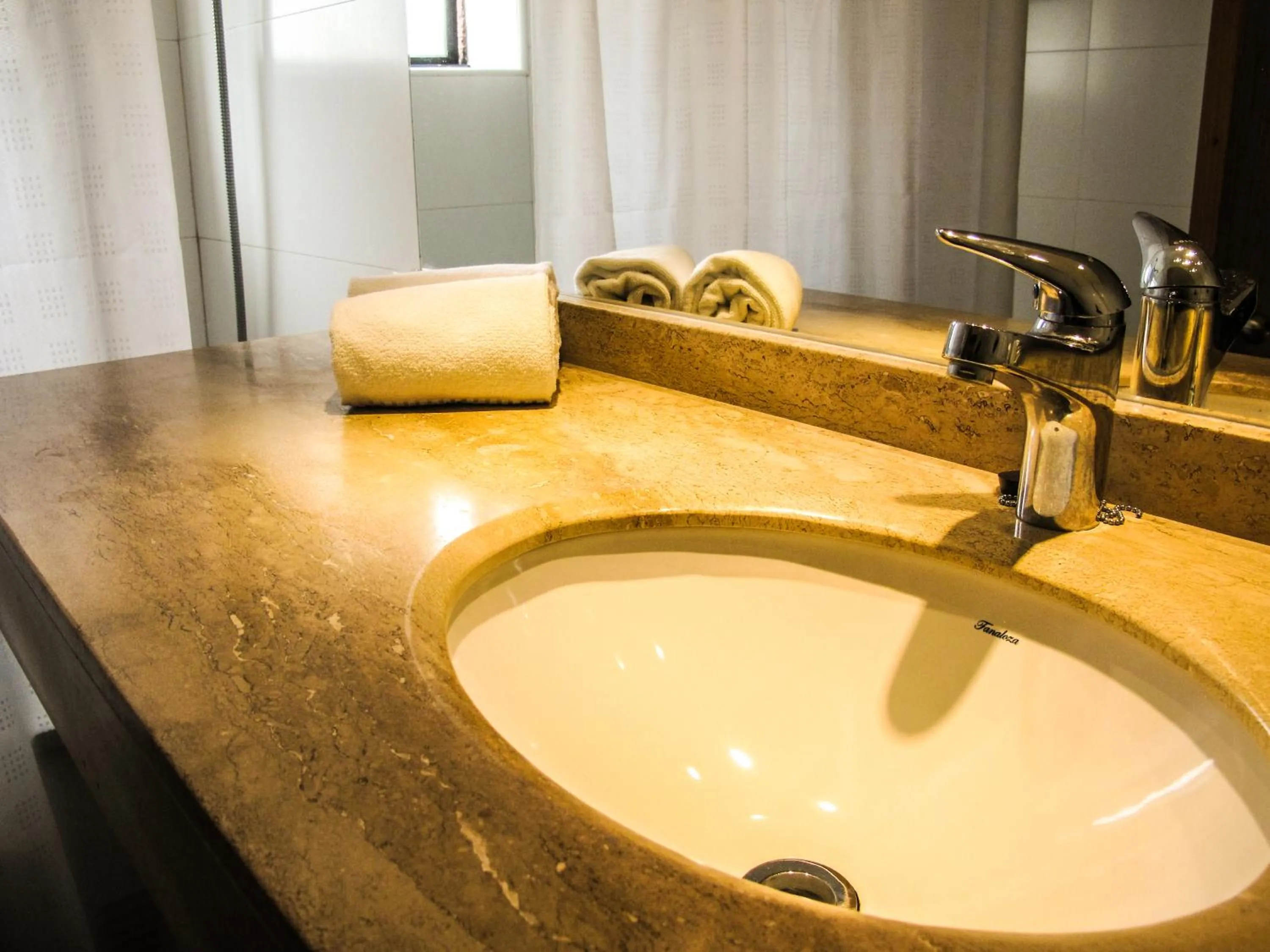 Bathroom in Hotel Montecarlo Viña del Mar