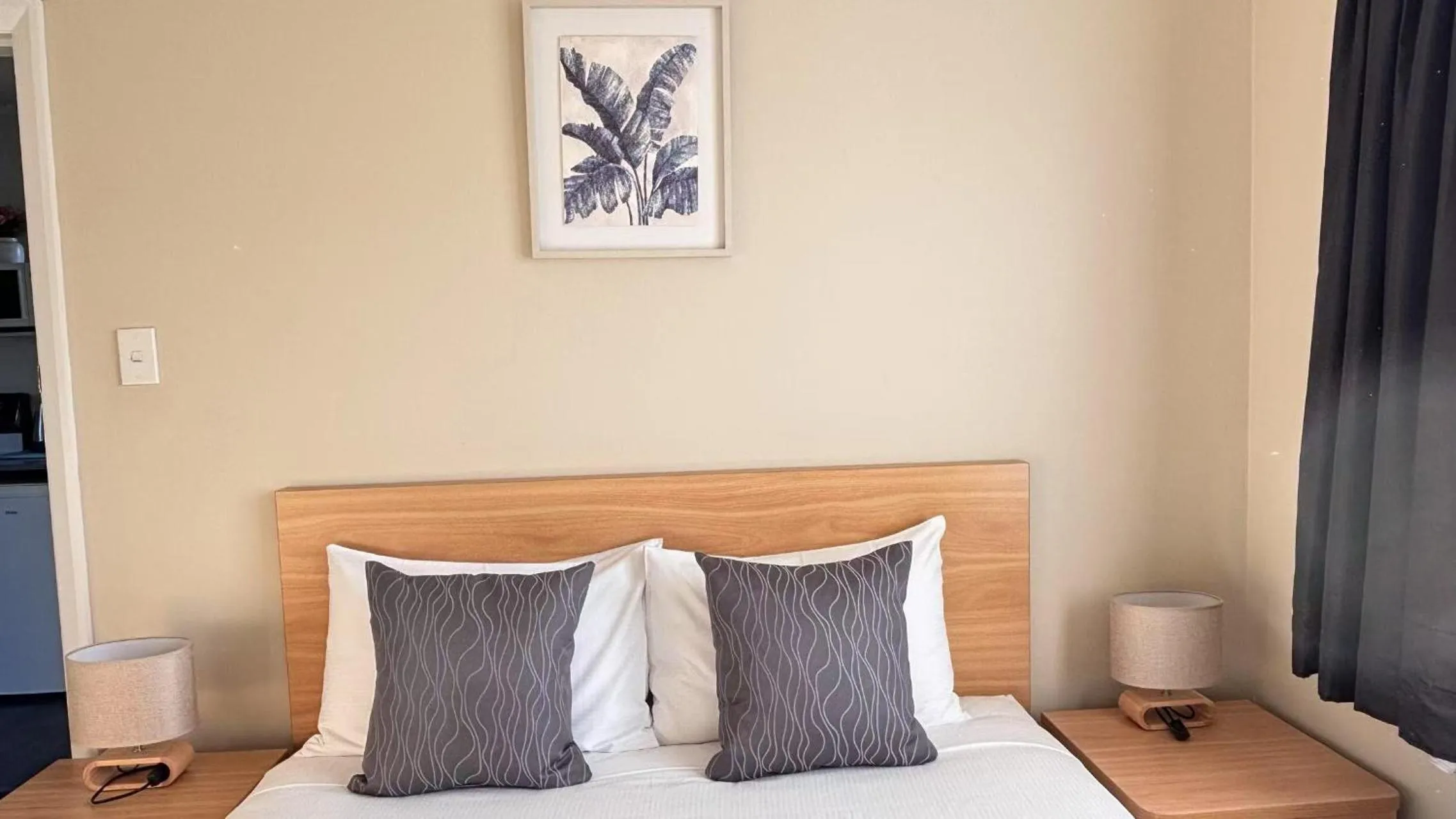 Bedroom, Bed in Arcadia Motel