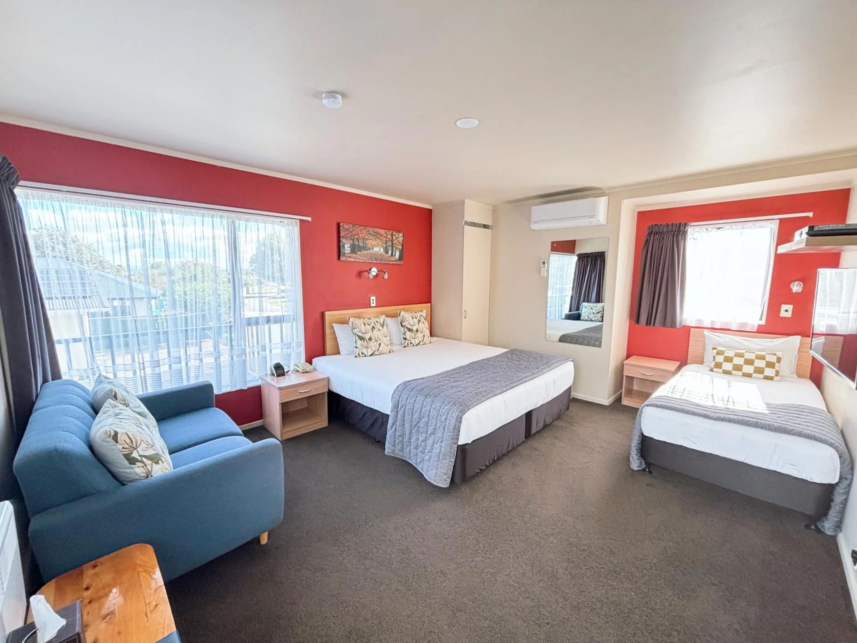 Bed in Arcadia Motel