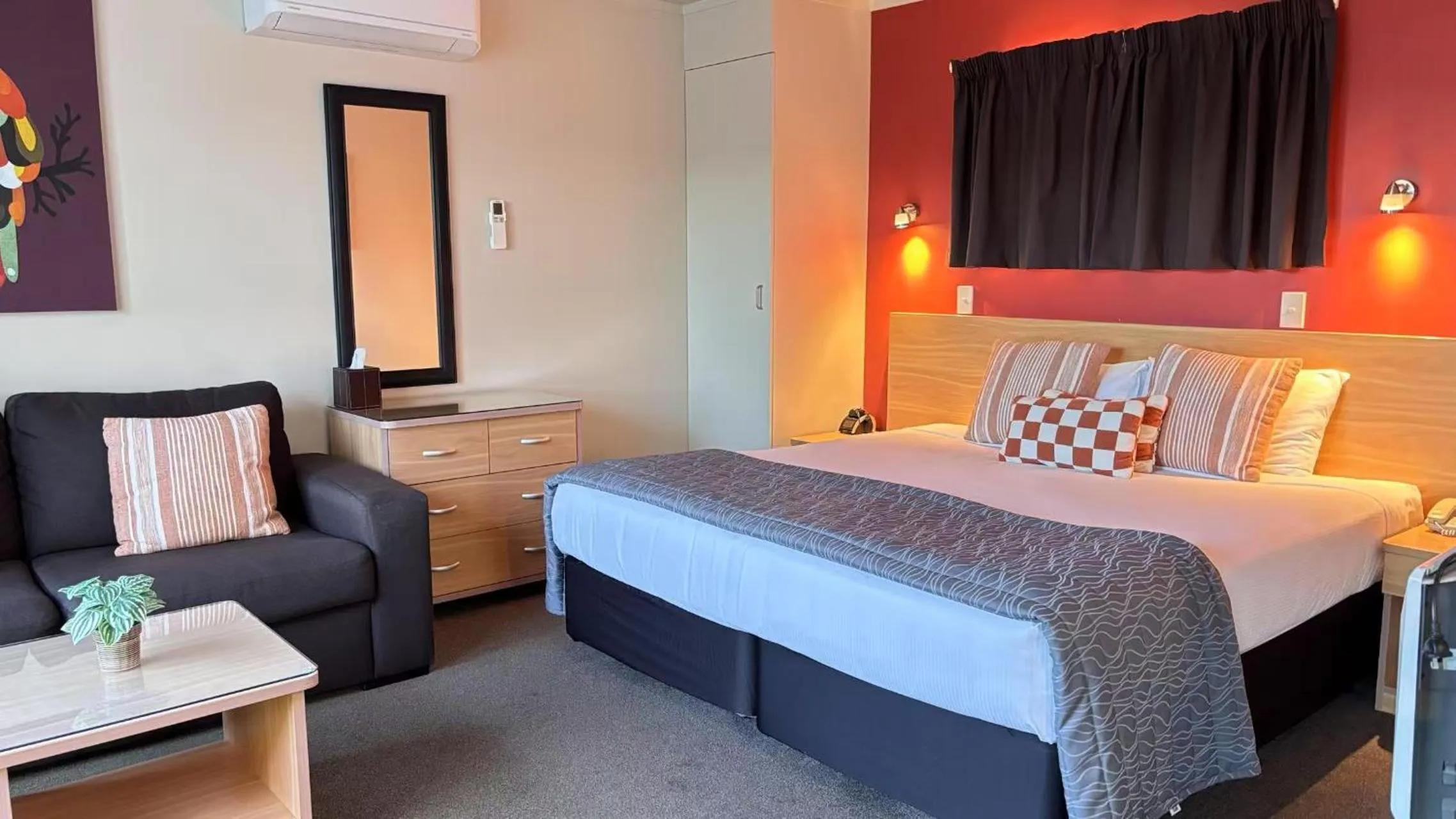 Bed in Arcadia Motel