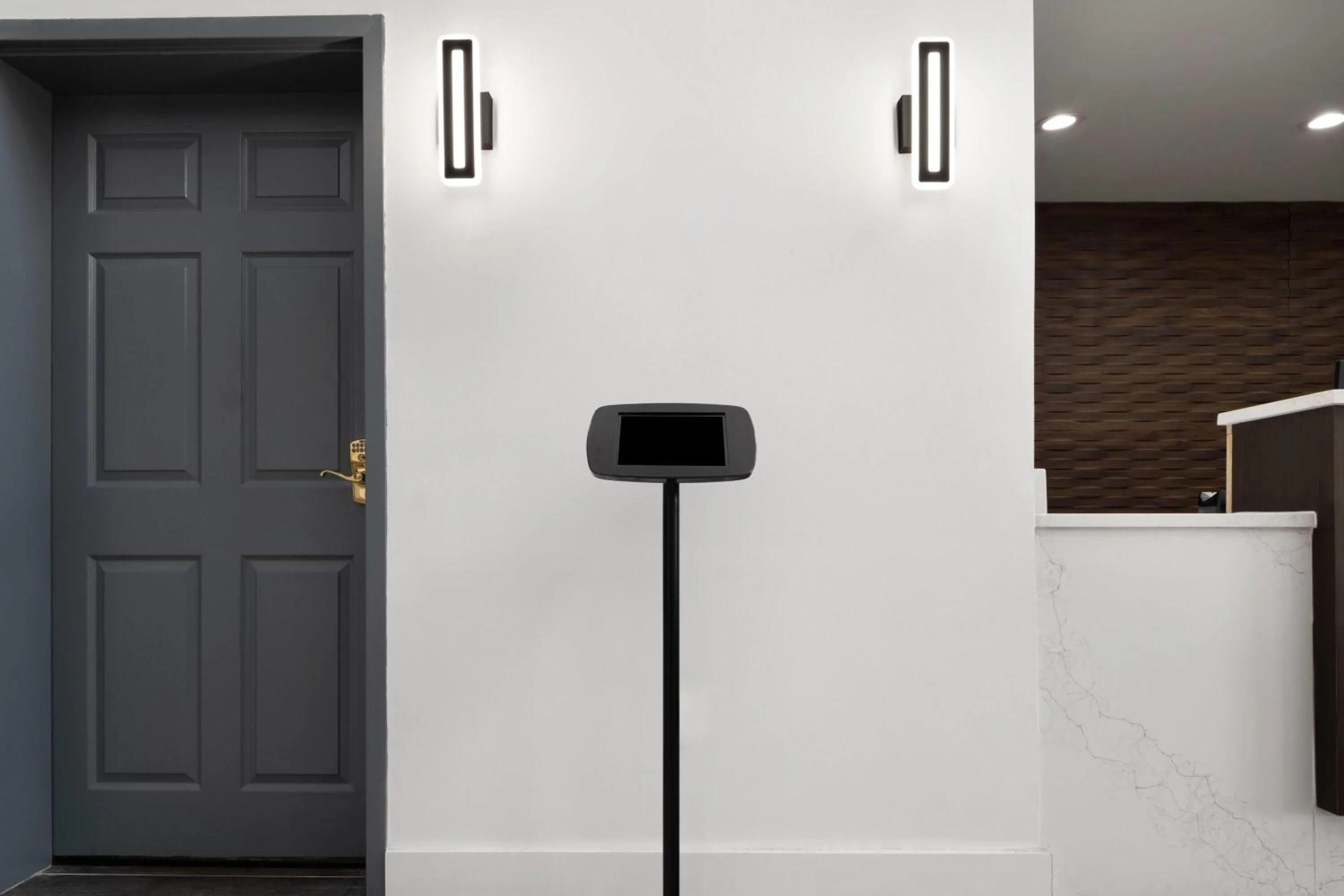 Business facilities in Wingate by Wyndham Savannah Gateway