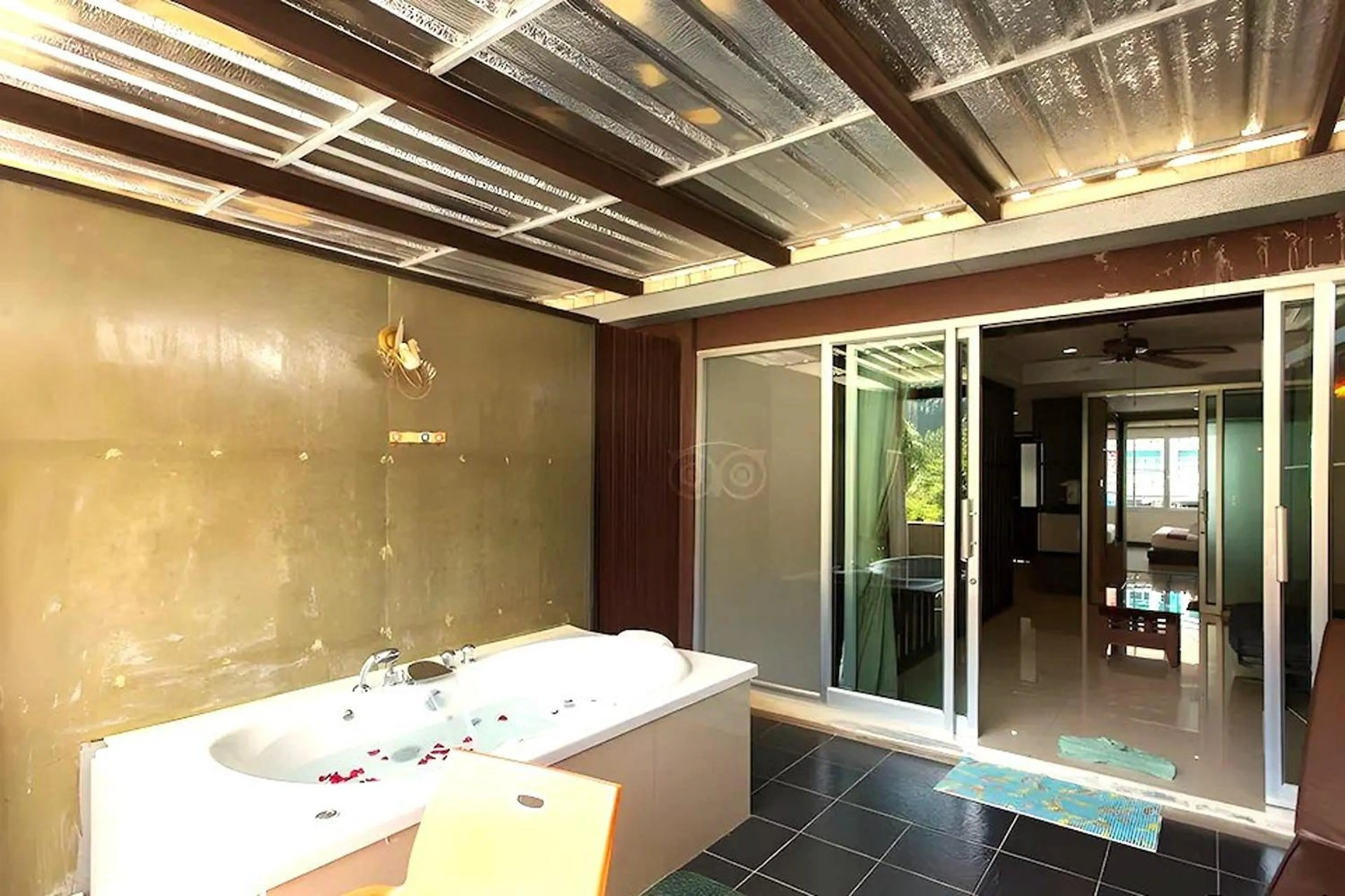 Bath in The Haleeva Aonang