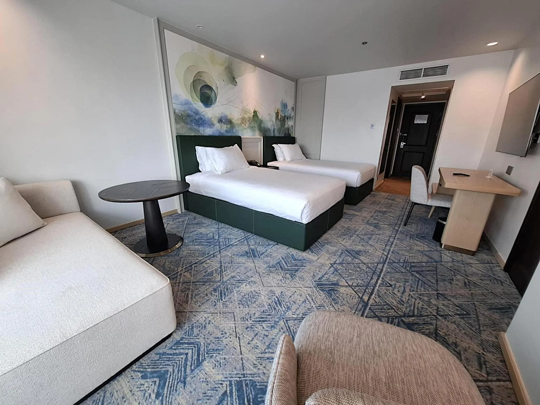 Guests, Bed in The Heritage Hotel Manila