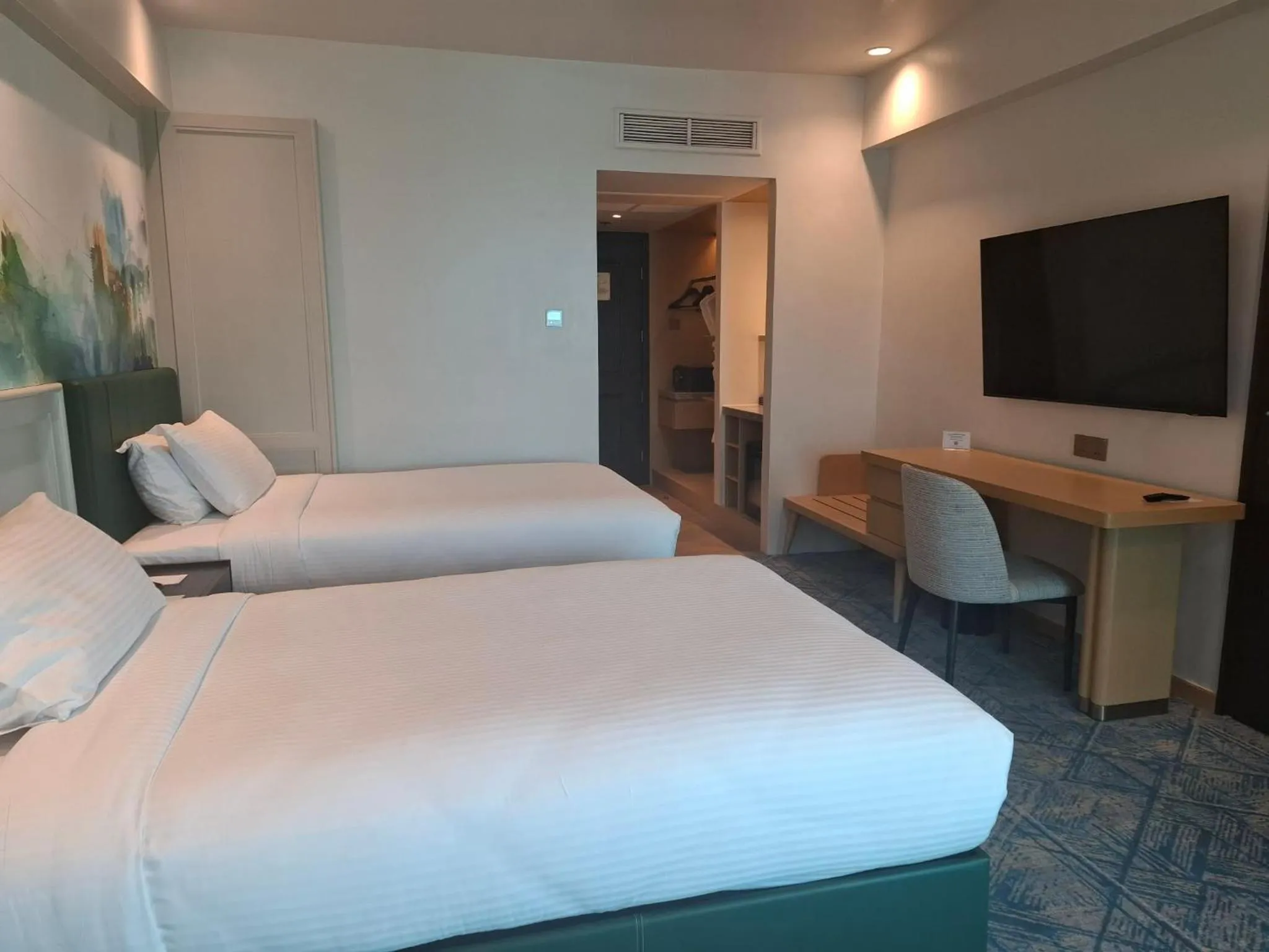 Bedroom, Bed in The Heritage Hotel Manila