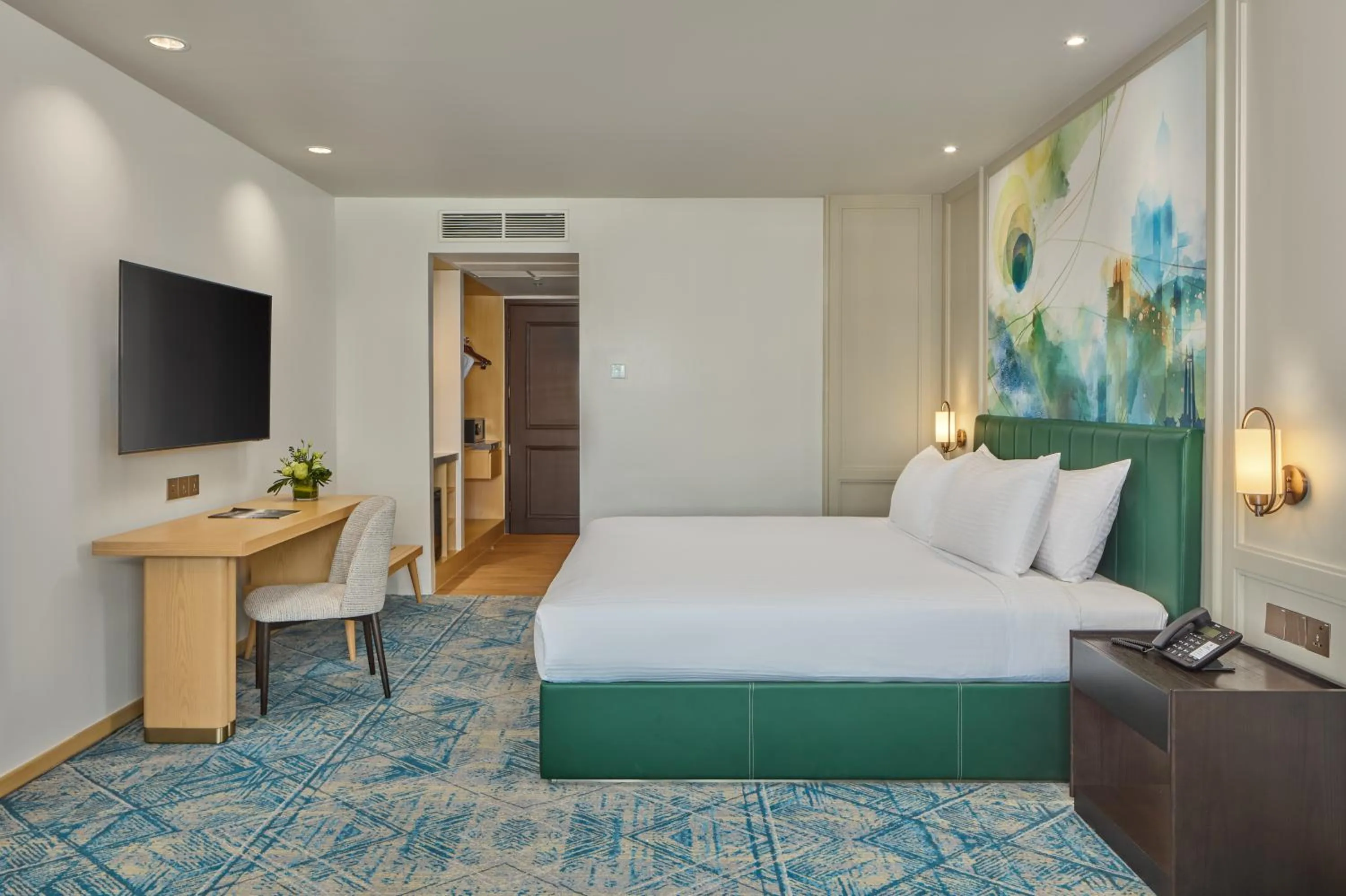 Property building, Bed in The Heritage Hotel Manila