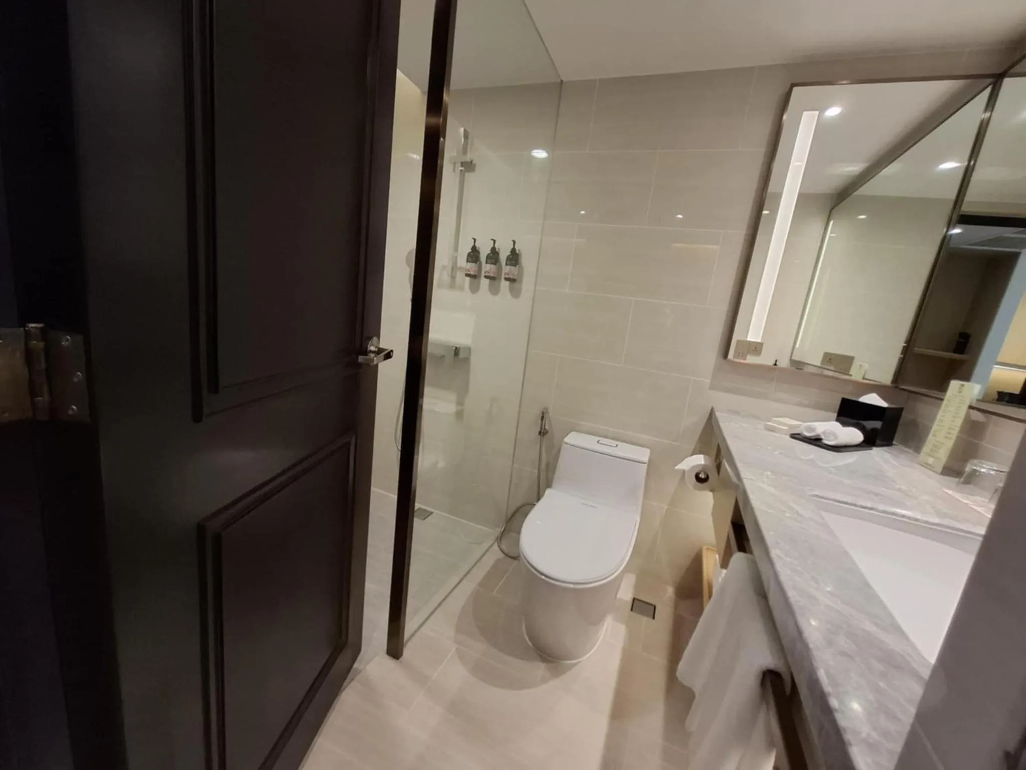 Bathroom in The Heritage Hotel Manila