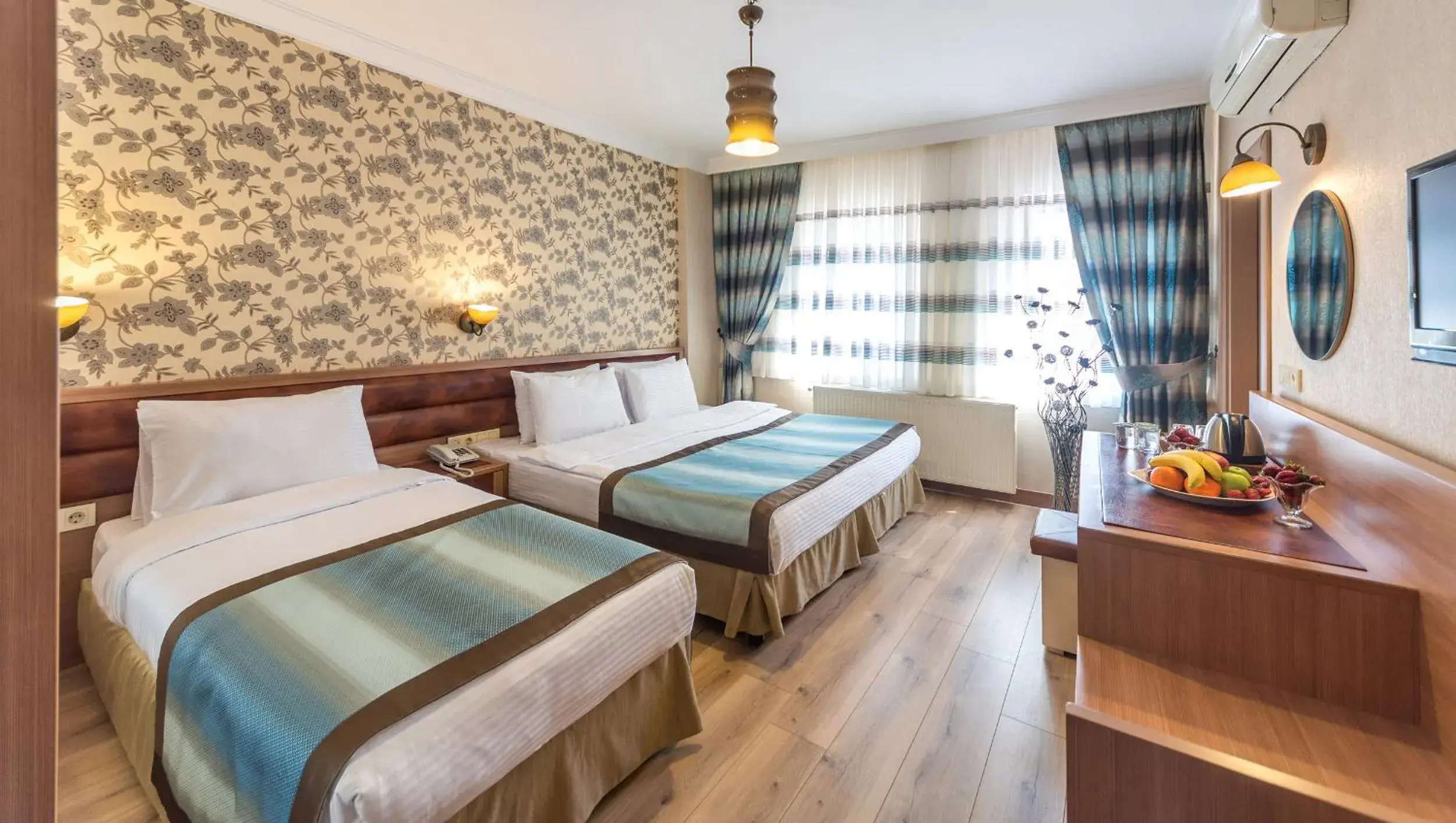 Triple Room in Senabil Hotel Old City & Spa Triple Room in Senabil Hotel Old City & Spa