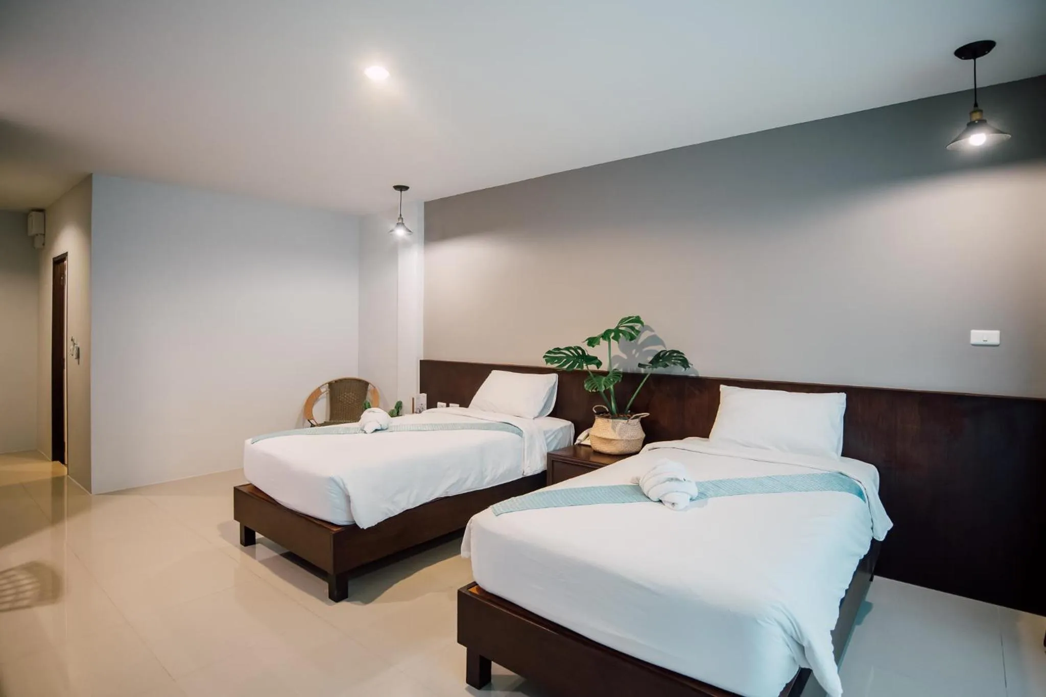 Photo of the whole room, Bed in Harvest House