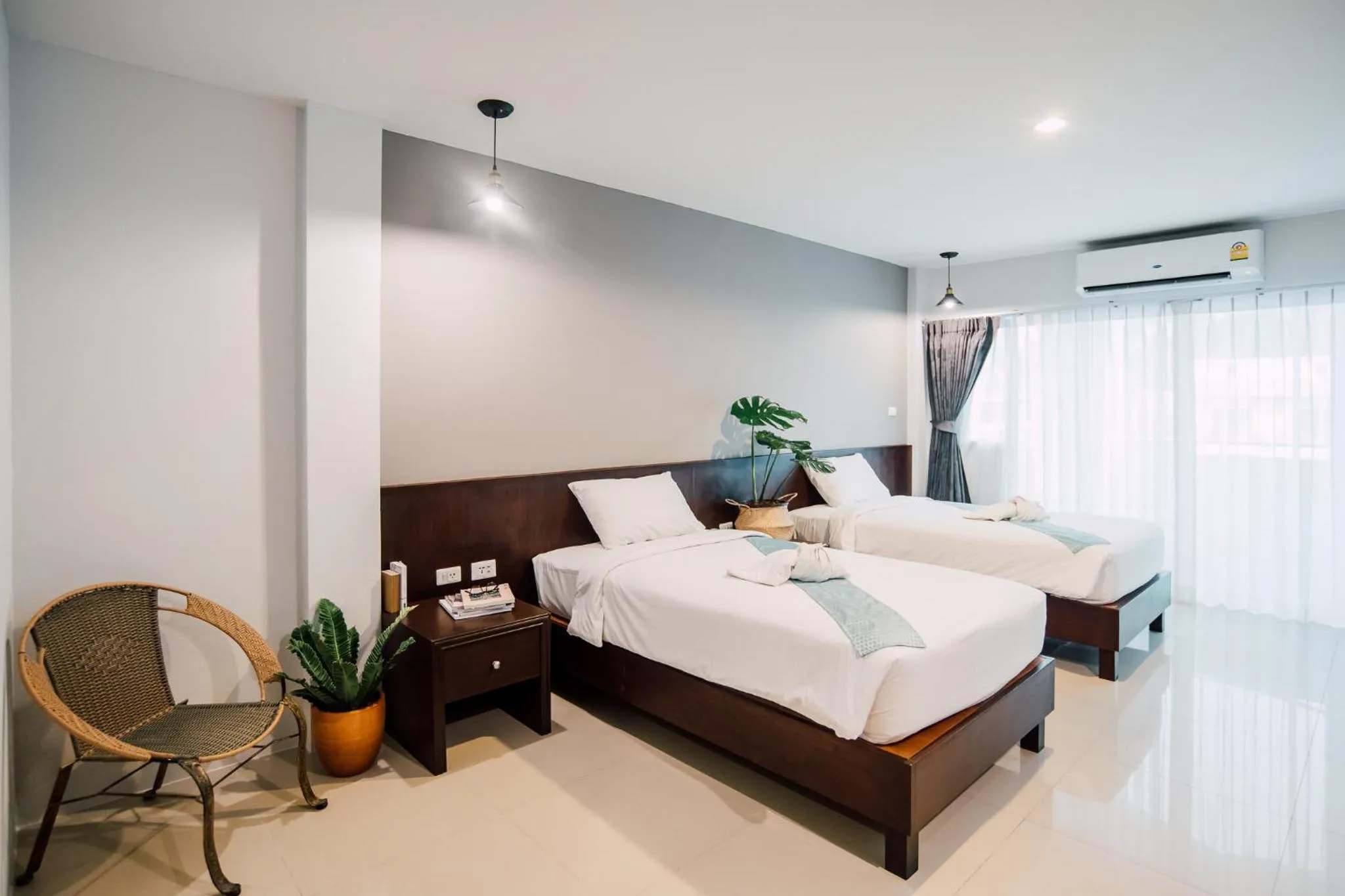 Photo of the whole room, Bed in Harvest House