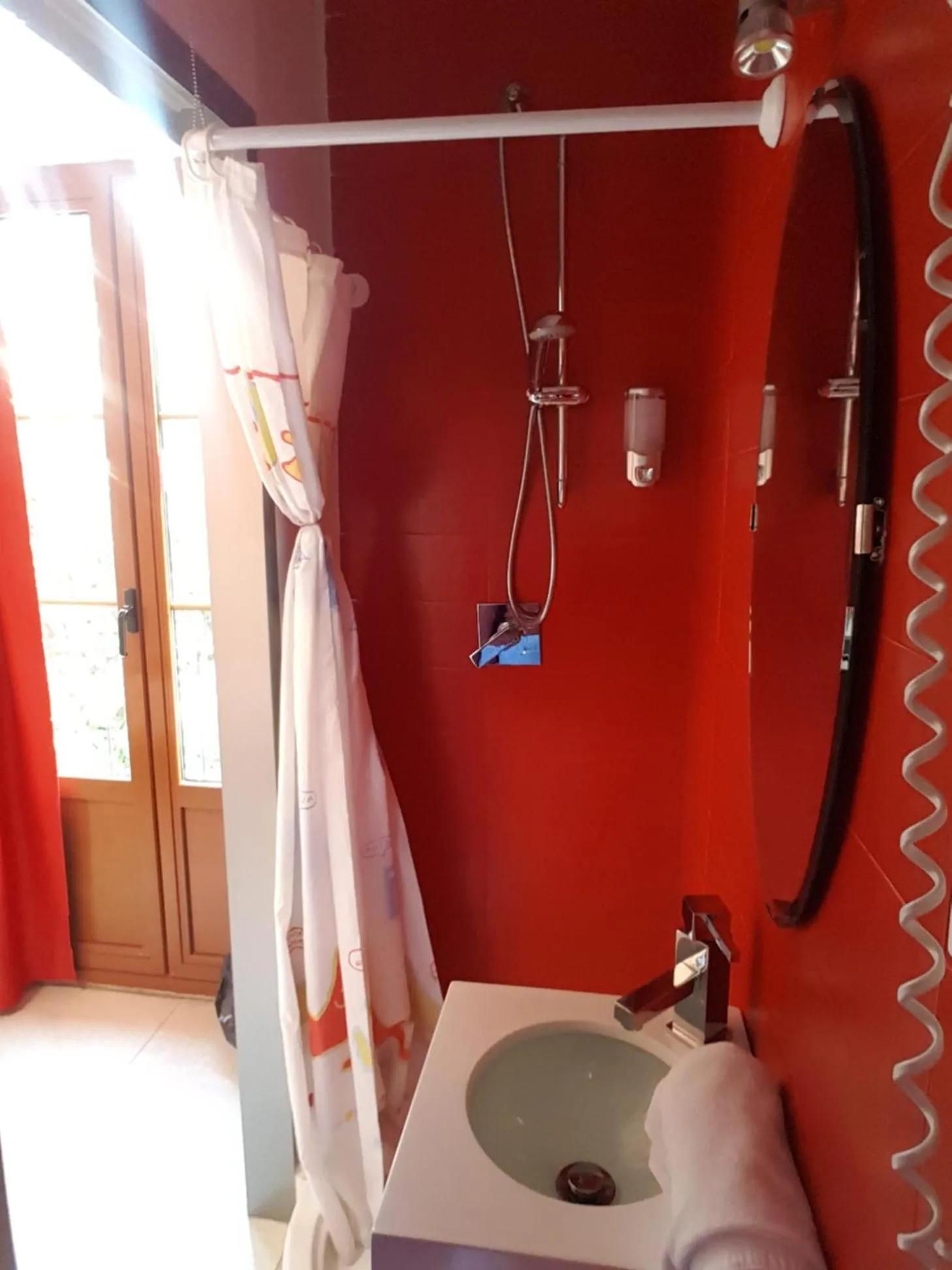 Shower in Nest Style Granada