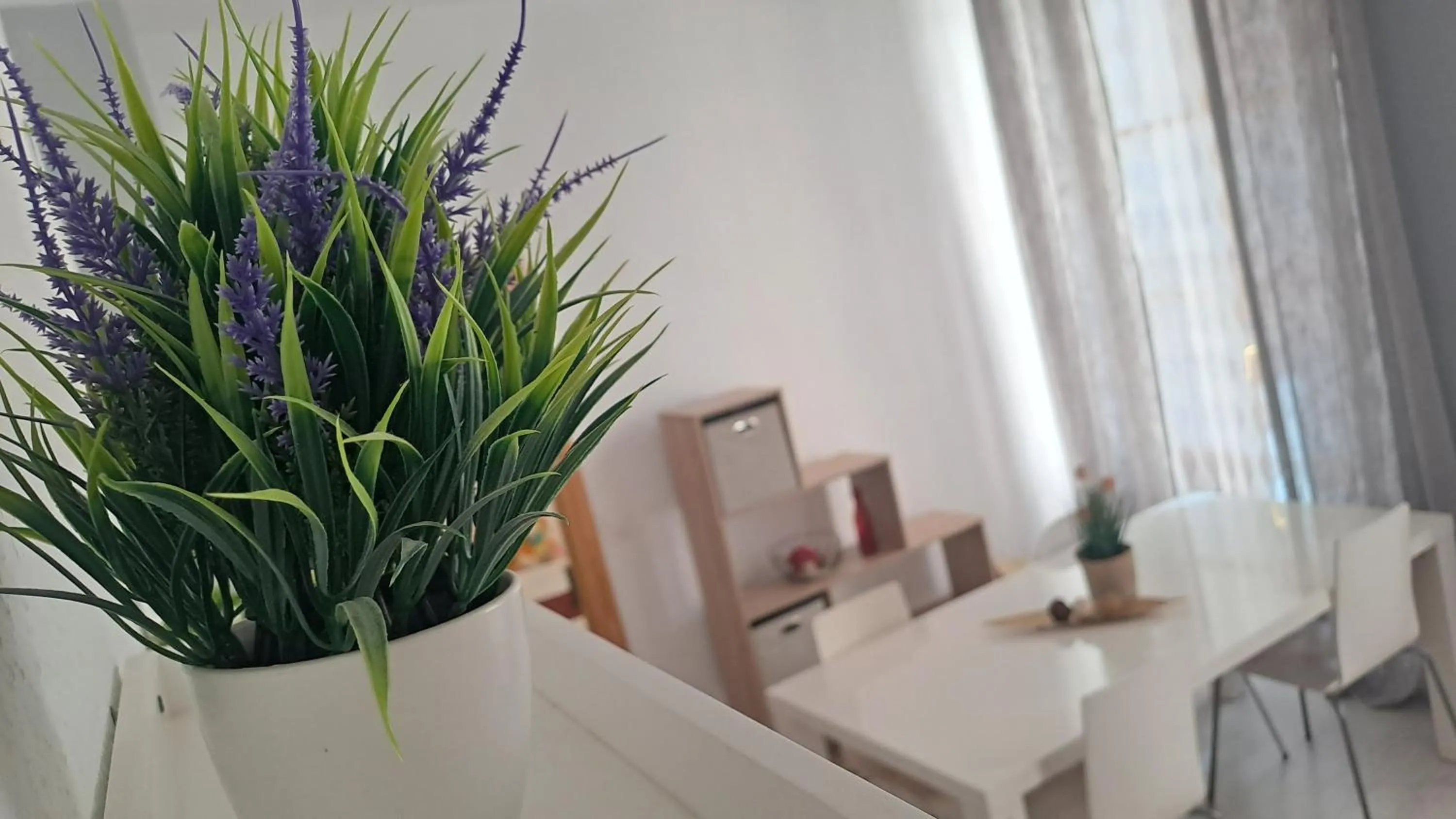 Dining area in Nest Style Granada