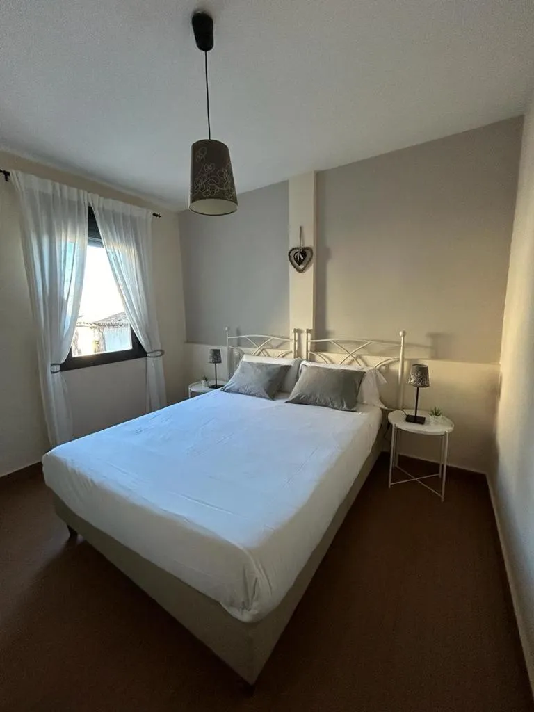 Bed in Ronda Navarra by Valdesierra