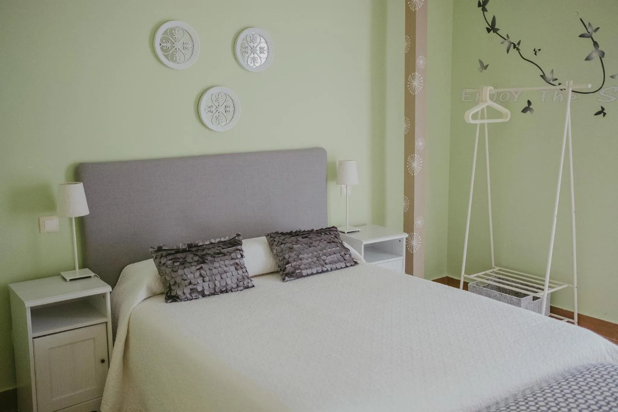 Bed in Ronda Navarra by Valdesierra