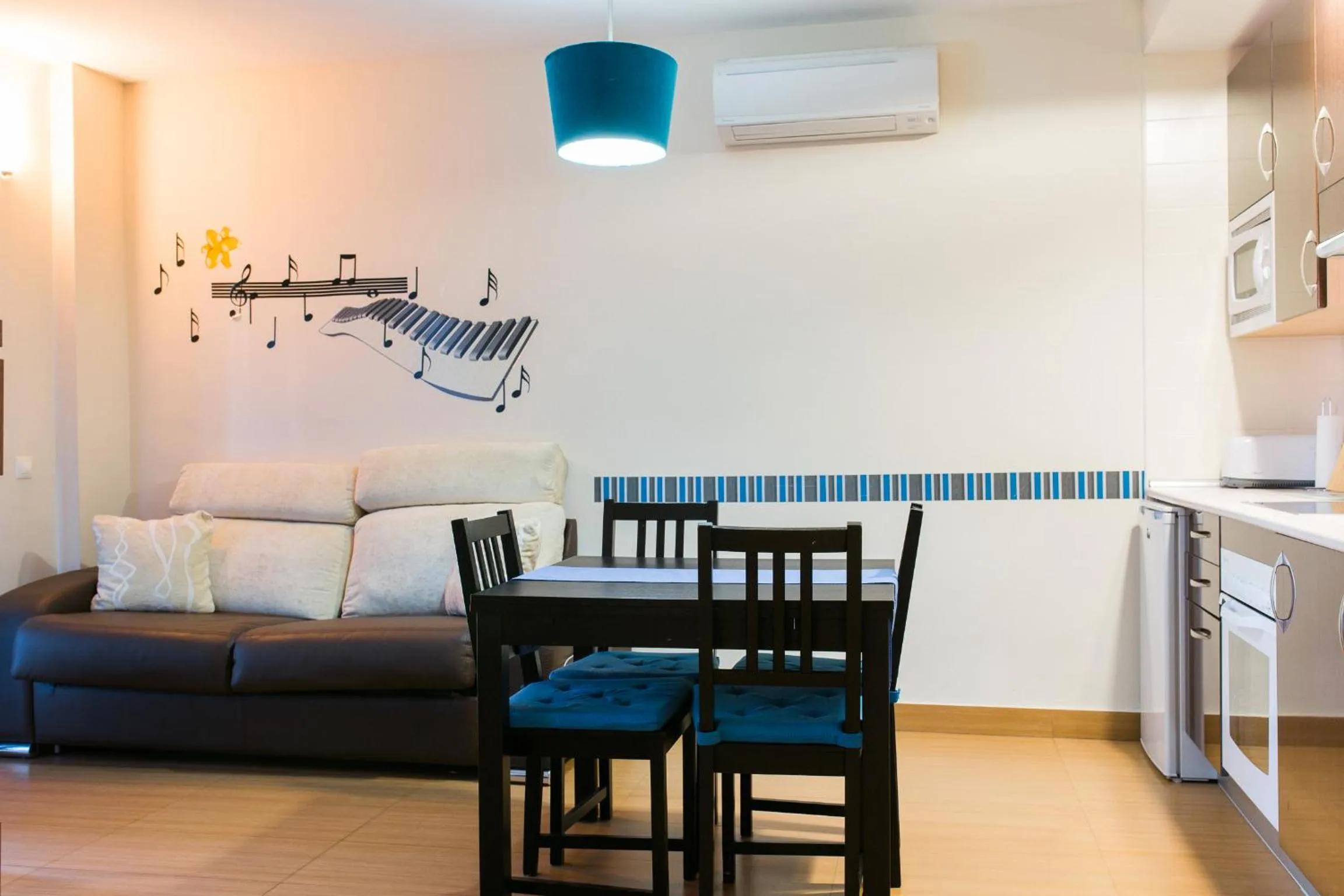 Dining area in Ronda Navarra by Valdesierra