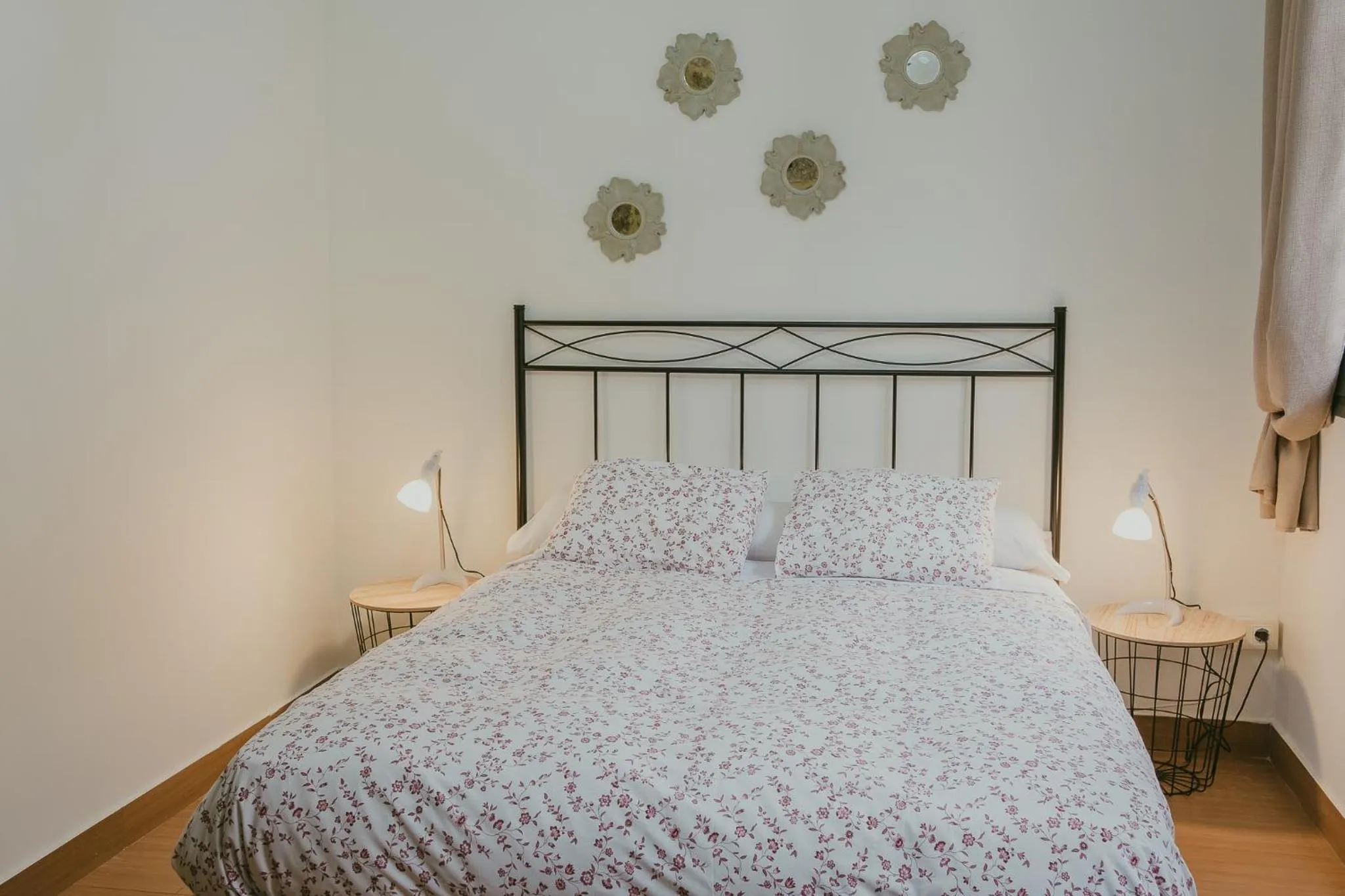 Bed in Ronda Navarra by Valdesierra