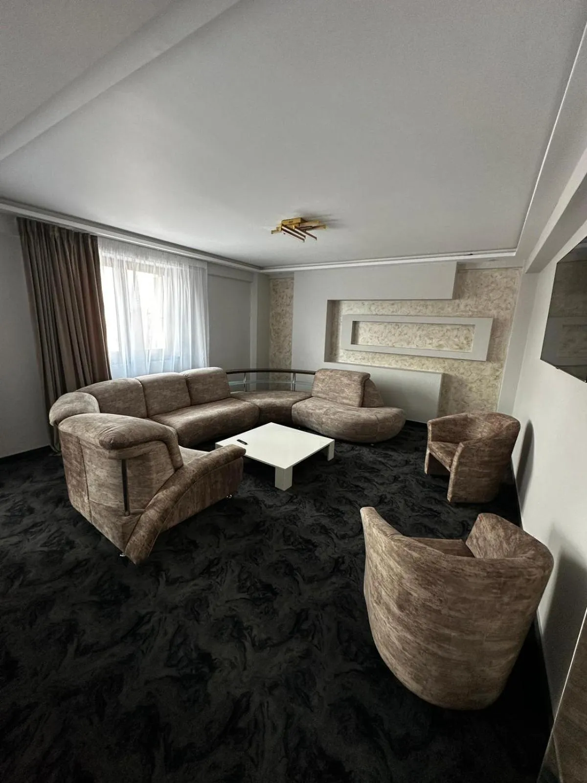 Living room in Black Tulip Hotel