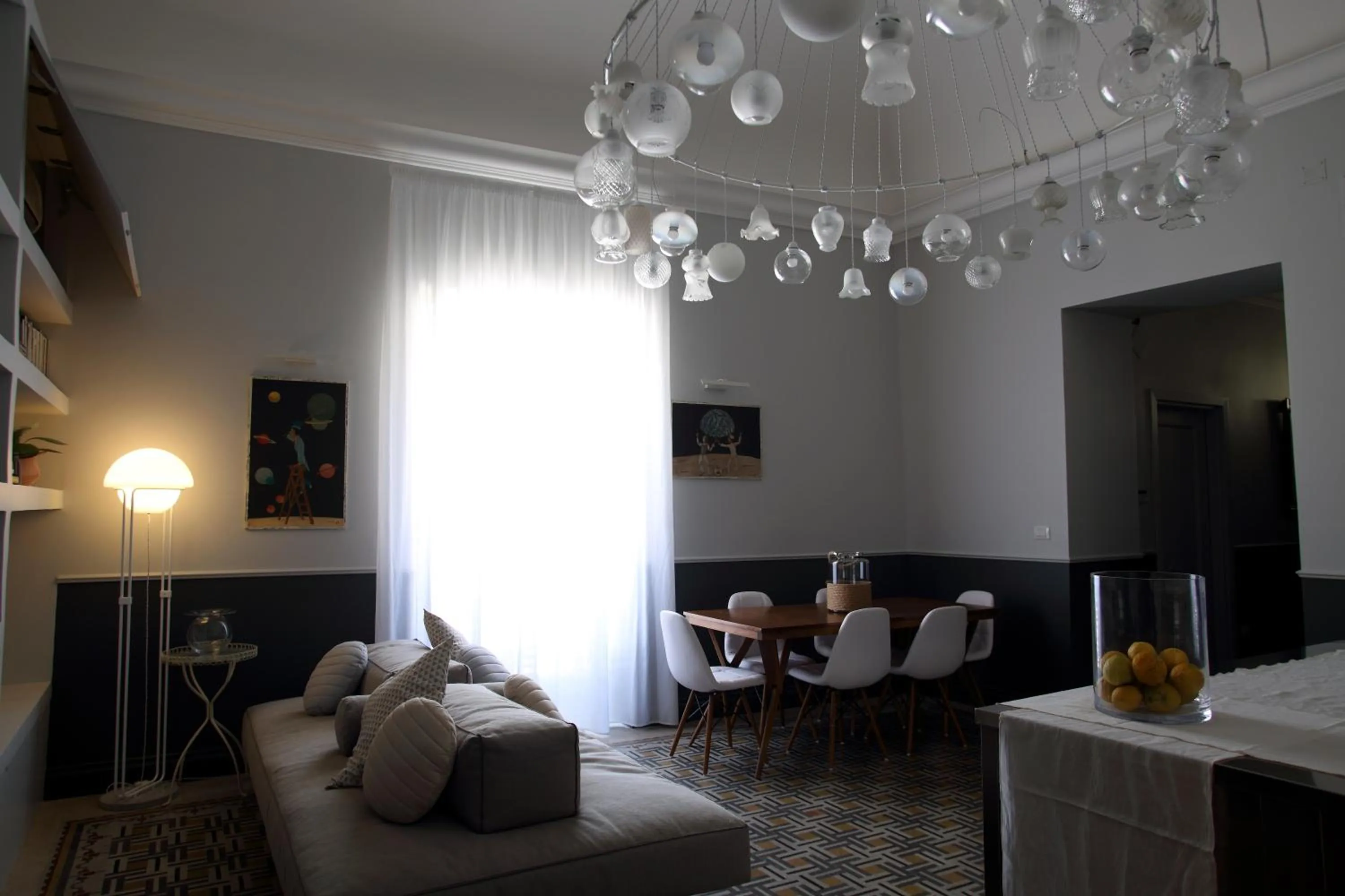 Communal lounge/ TV room in Avolio Tailored Rooms