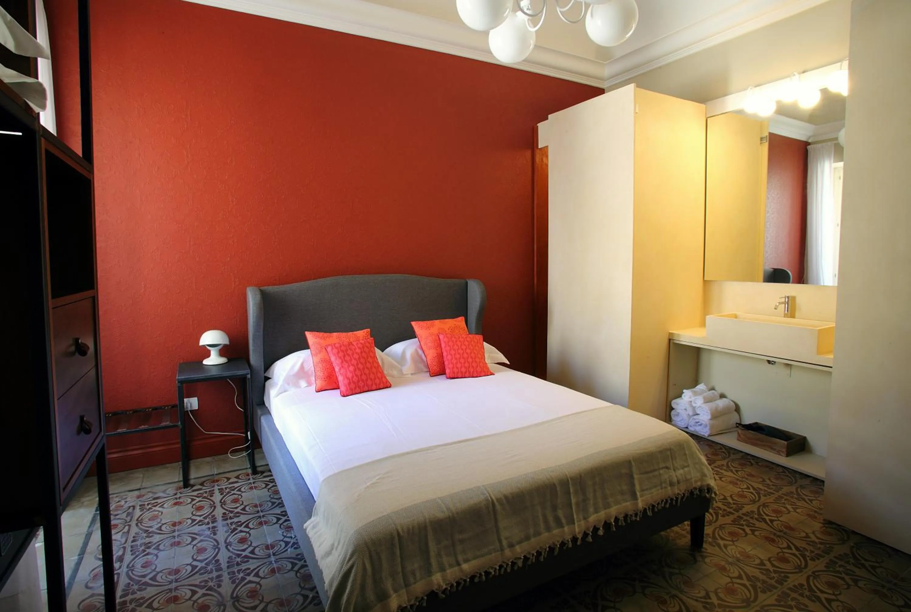 Photo of the whole room in Avolio Tailored Rooms