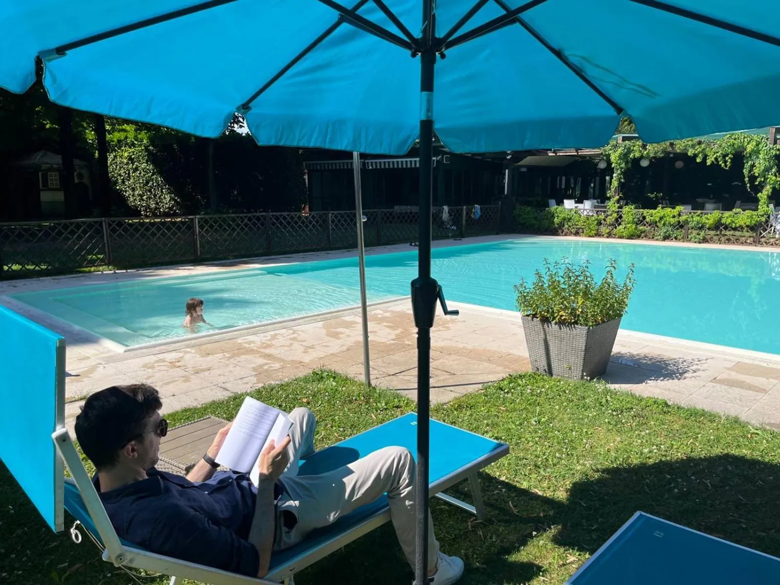 Swimming pool in Hotel Sporting Brugherio