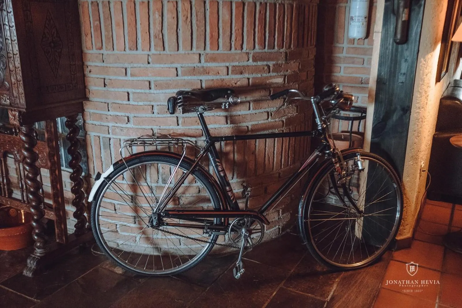 Decorative detail in Paraje del Asturcon - Adults only