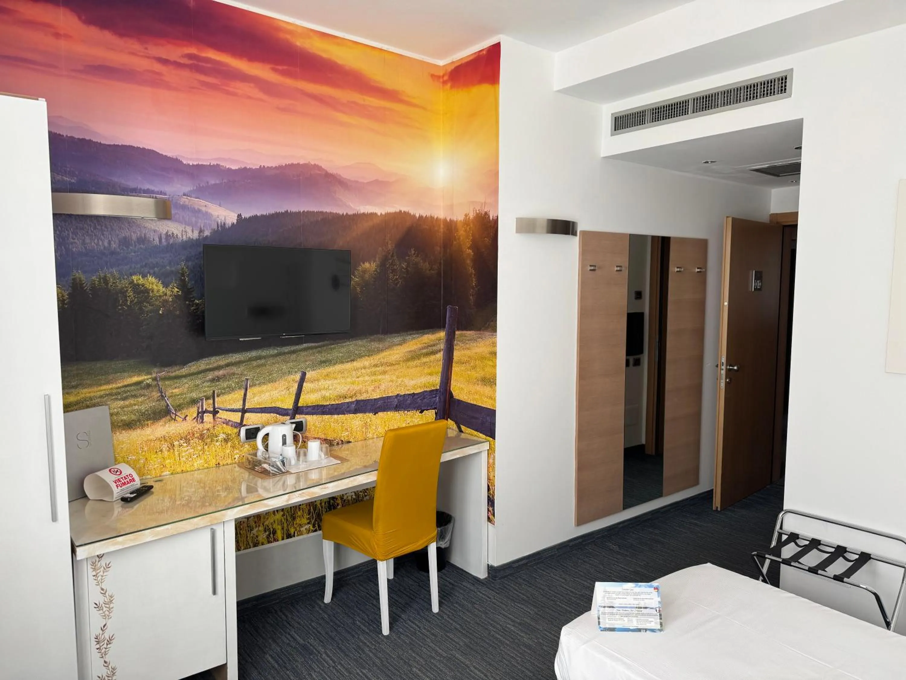 TV and multimedia, Bed in Hotel Sporting Cologno