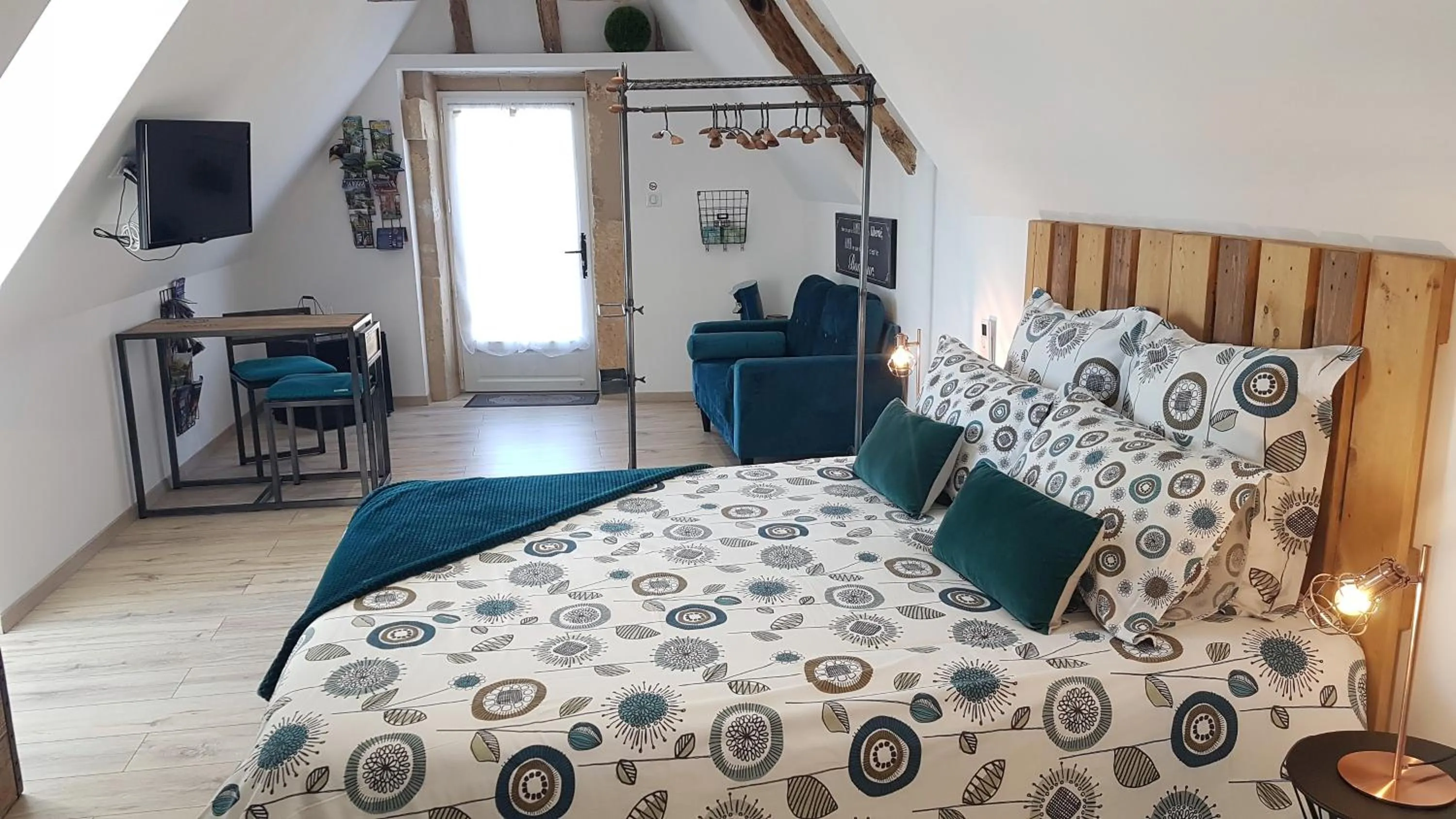 Photo of the whole room, Bed in le clos des etoiles B&B