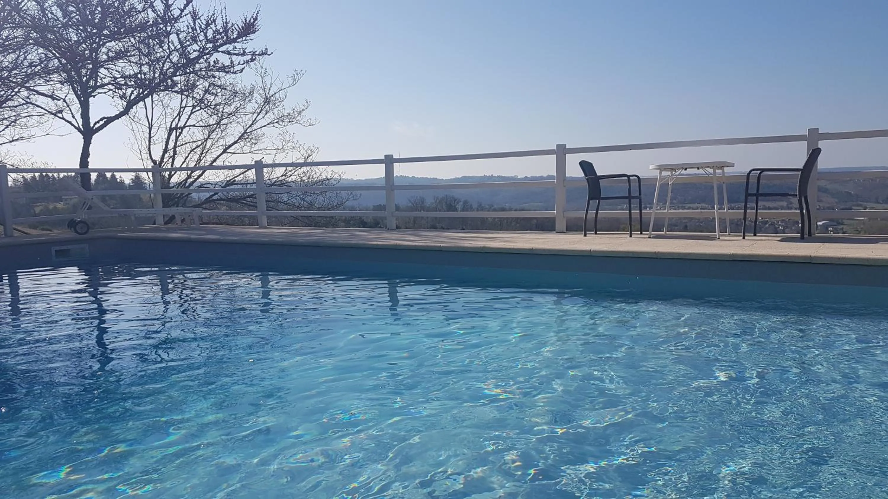 Swimming pool in le clos des etoiles B&B