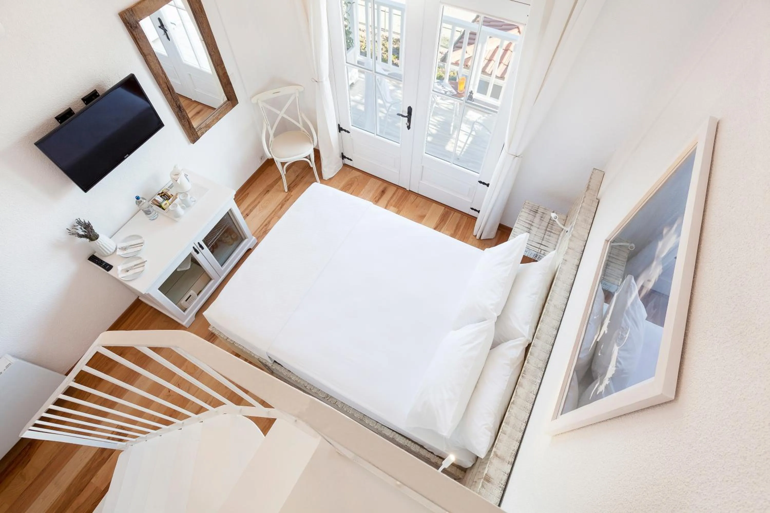 Cunda Pur Beyaz Hotel