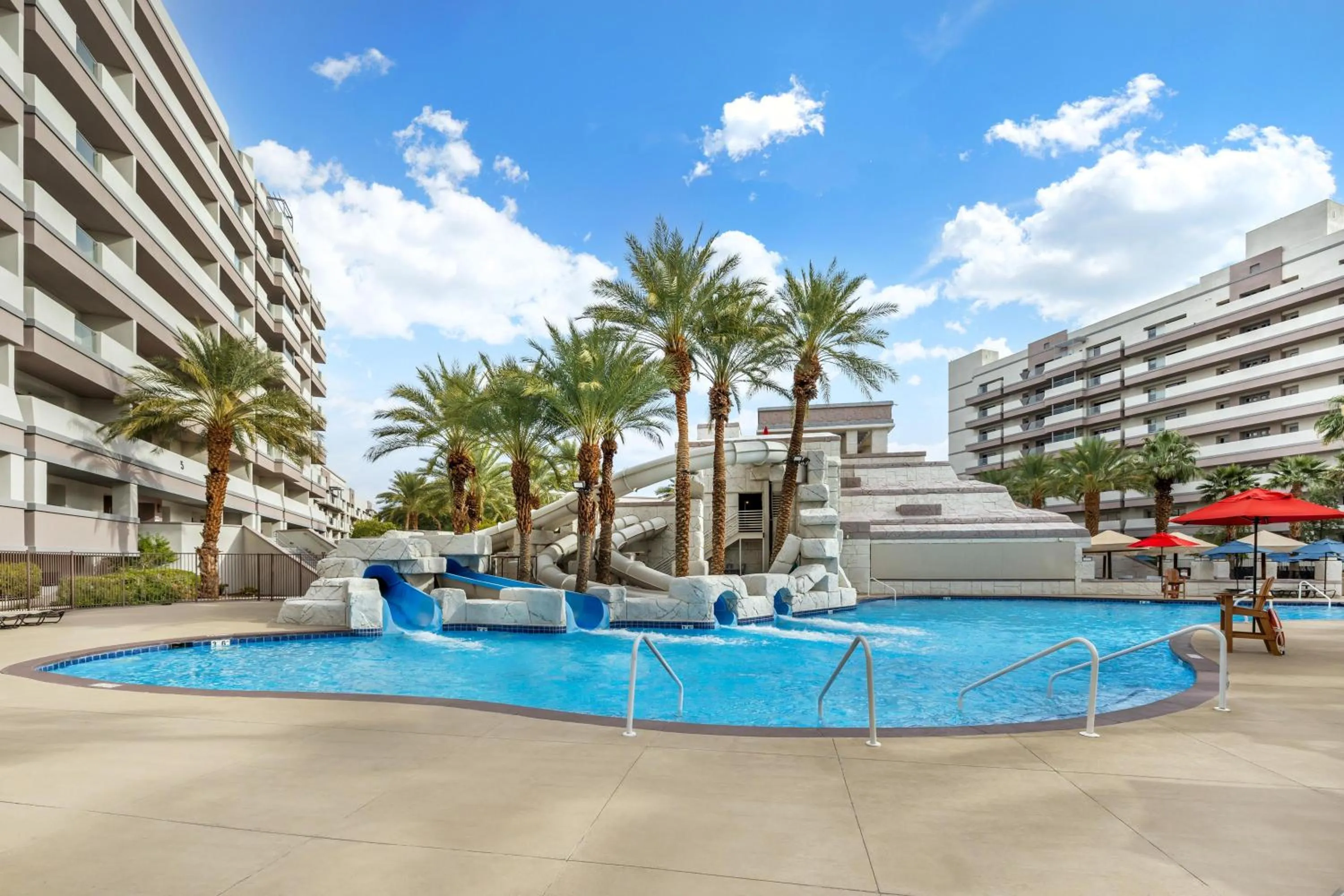 Pool view in Hilton Vacation Club Cancun Resort Las Vegas