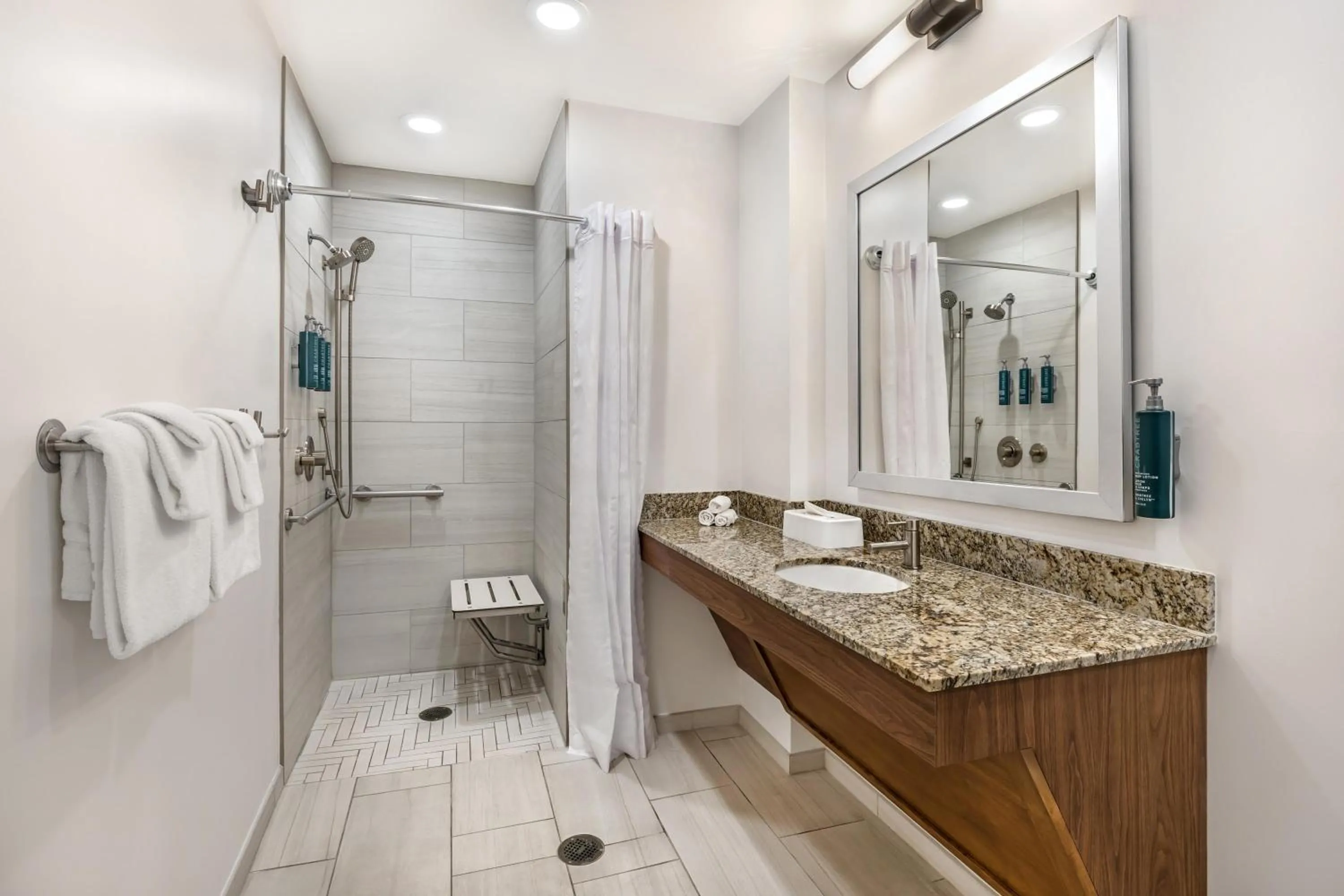 Bathroom in Hilton Vacation Club Cancun Resort Las Vegas