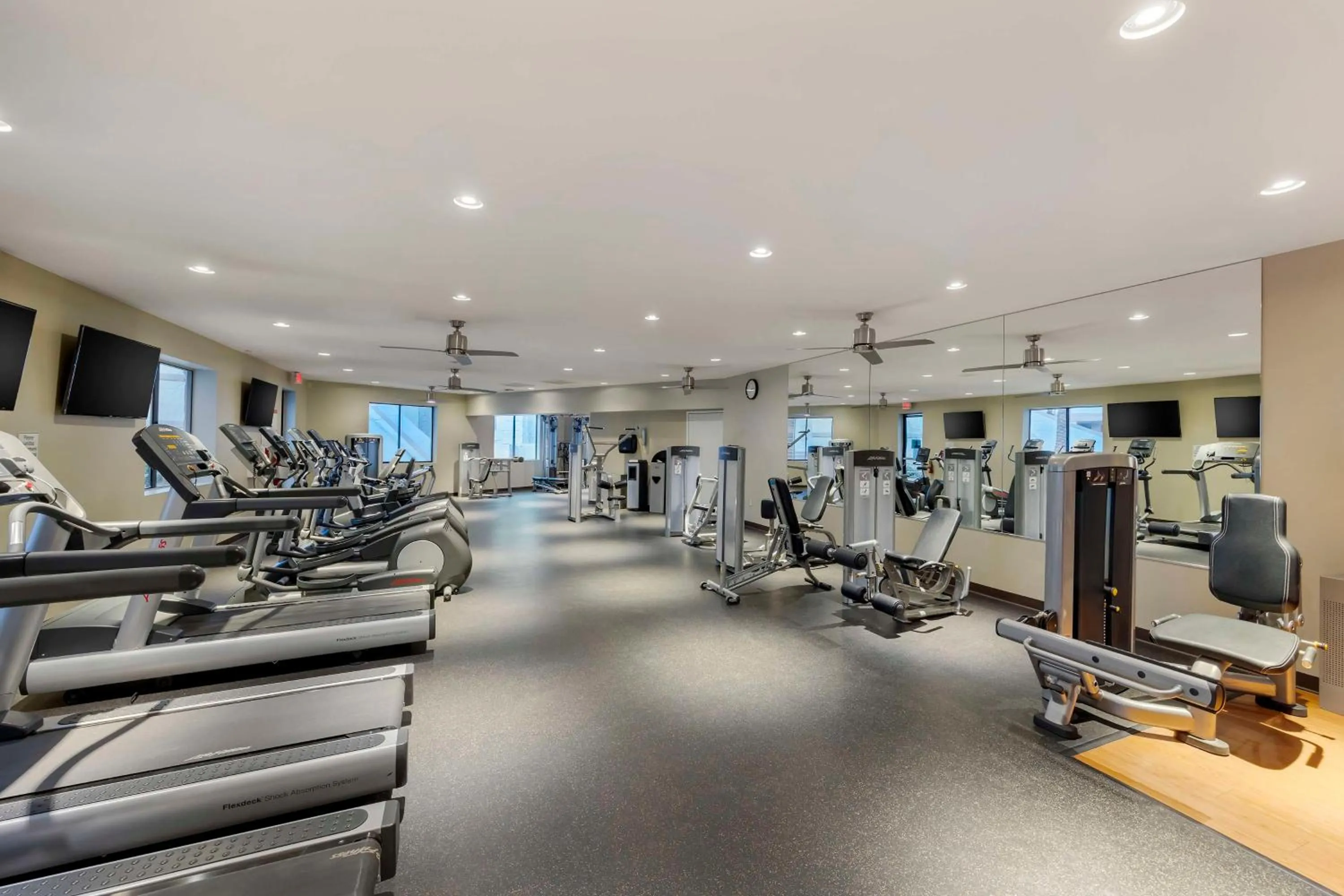 Fitness centre/facilities in Hilton Vacation Club Cancun Resort Las Vegas