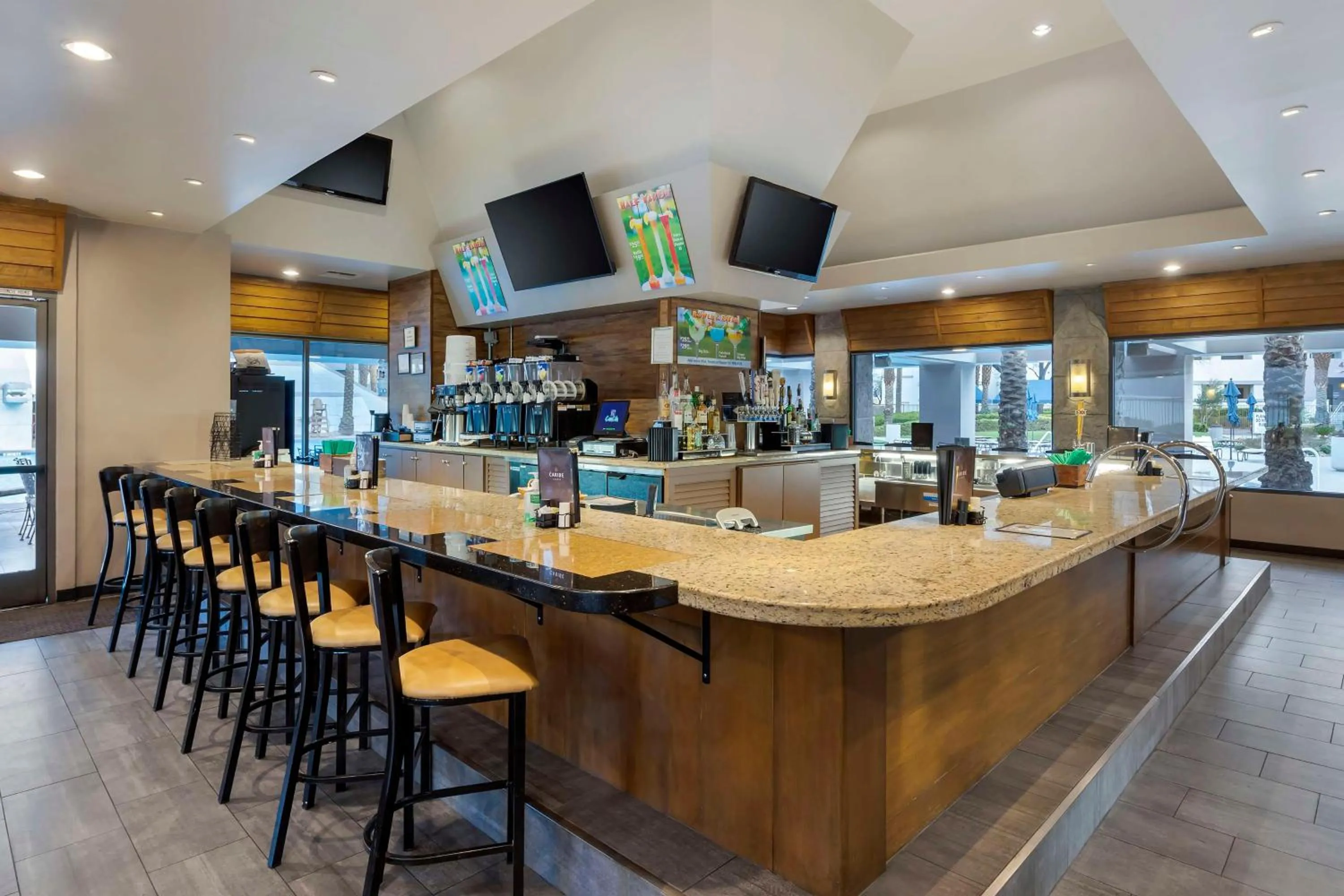 Lounge or bar in Hilton Vacation Club Cancun Resort Las Vegas