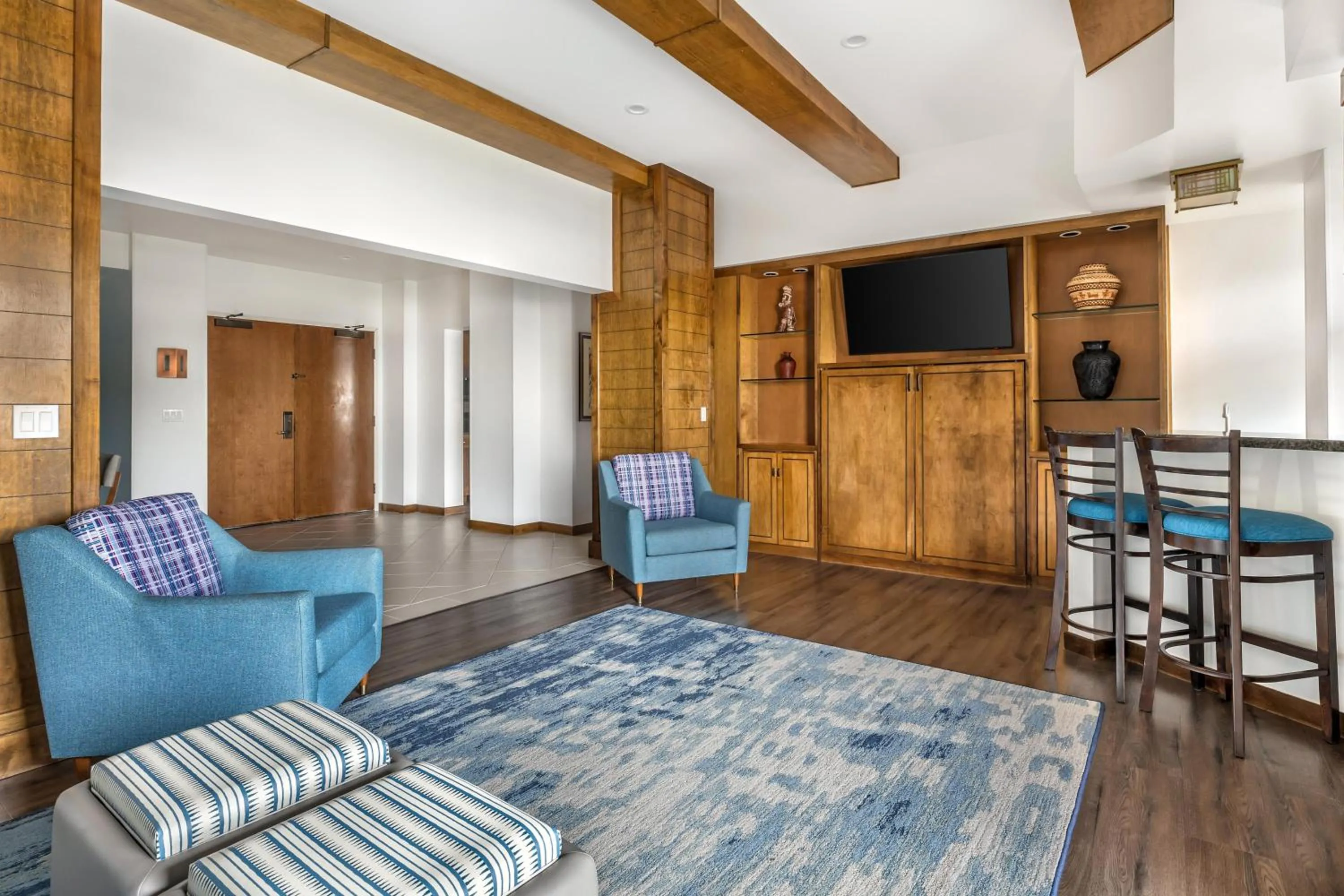 Living room, Bed in Hilton Vacation Club Cancun Resort Las Vegas