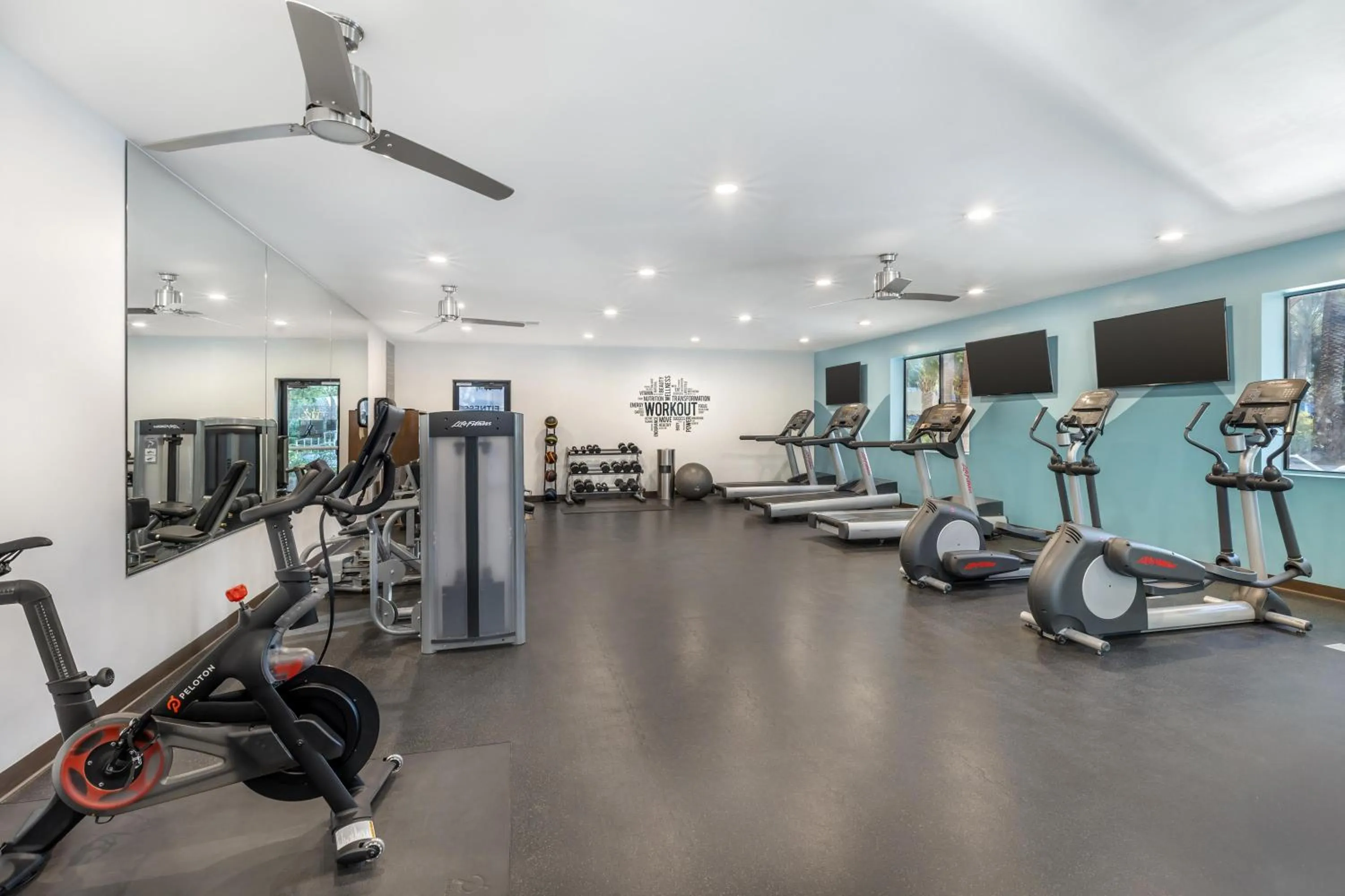 Fitness centre/facilities in Hilton Vacation Club Cancun Resort Las Vegas