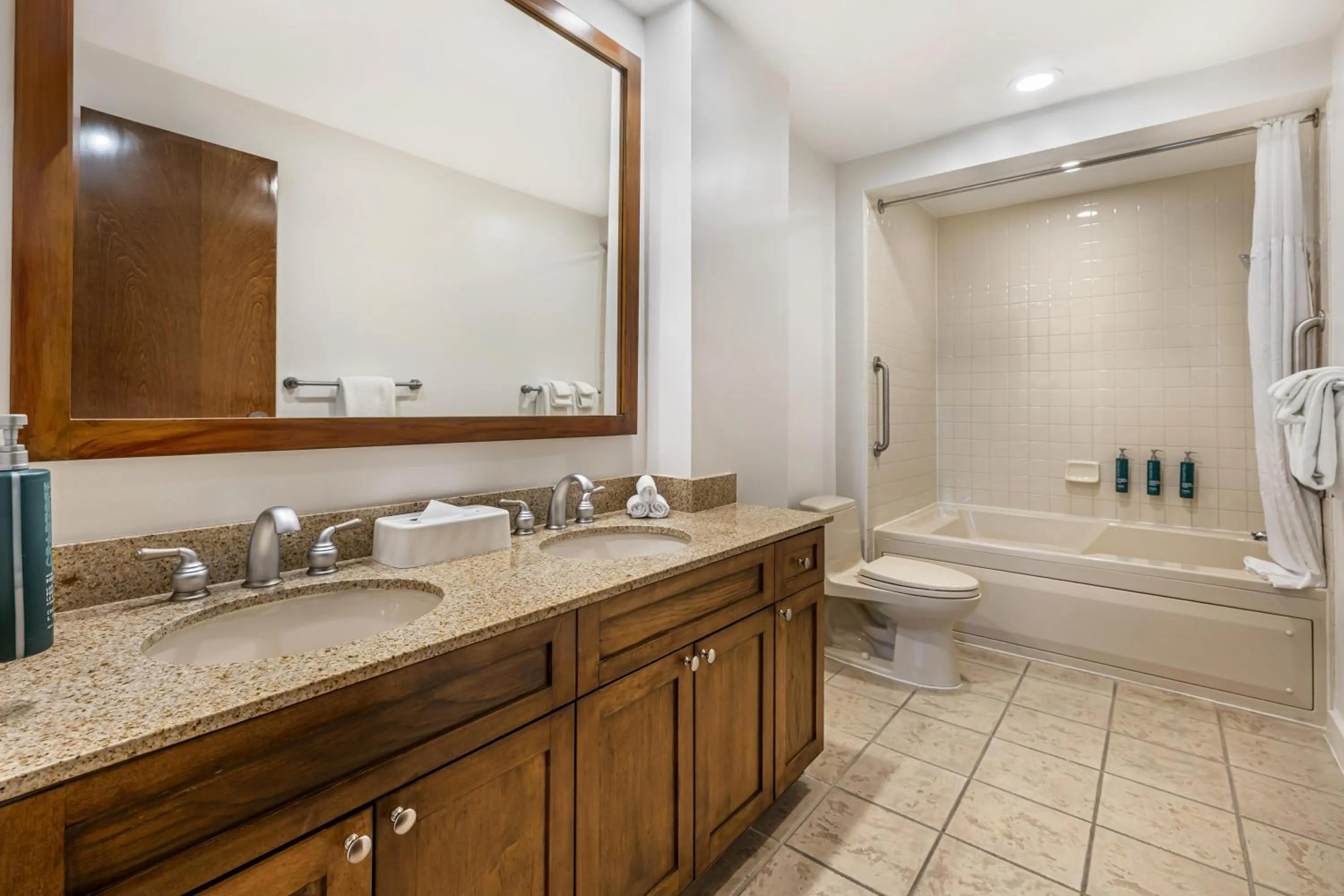 Bathroom in Hilton Vacation Club Cancun Resort Las Vegas