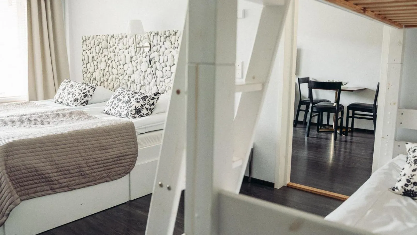 Dining area, Bed in Ukko