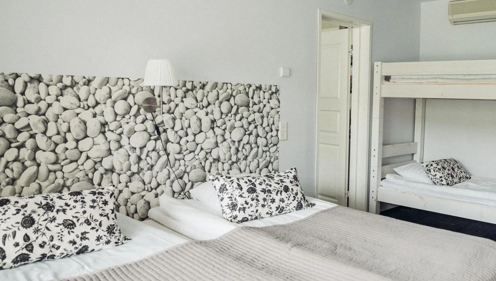 Bedroom, Bed in Ukko