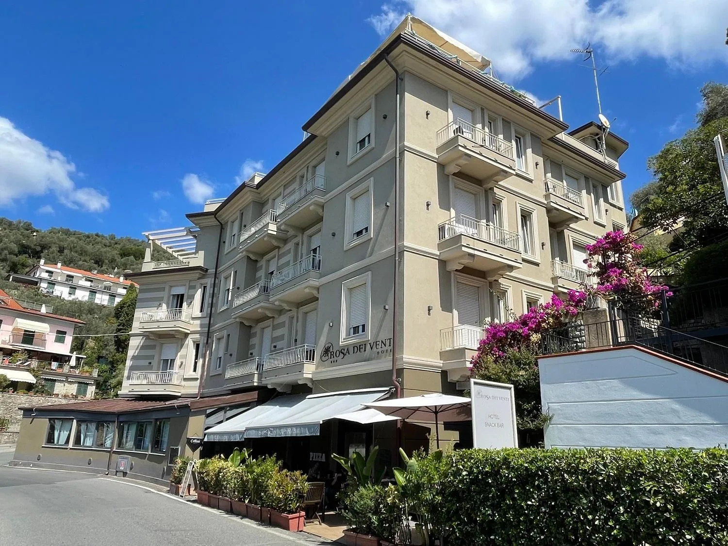 Property building in Hotel Rosa Dei Venti